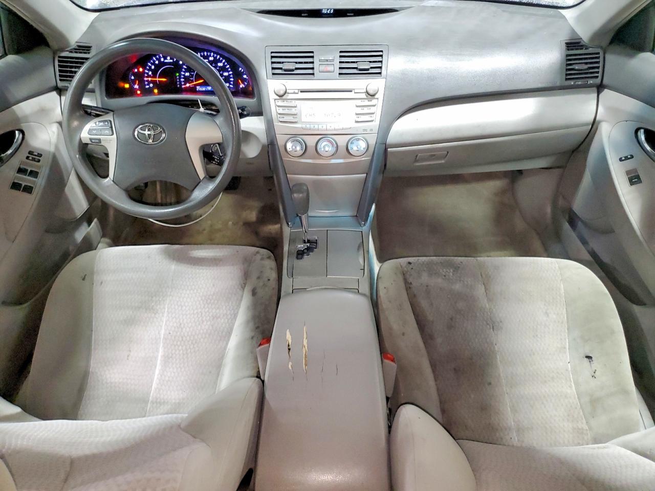 2011 Toyota Camry Le Silver vin: 4T1BF3EK0BU176086