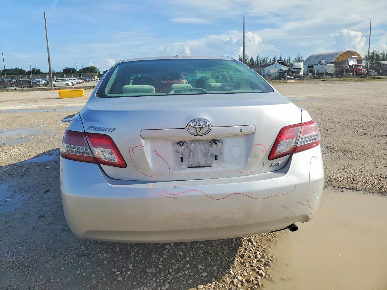 2011 Toyota Camry Le Серебряный vin: 4T1BF3EK0BU181756