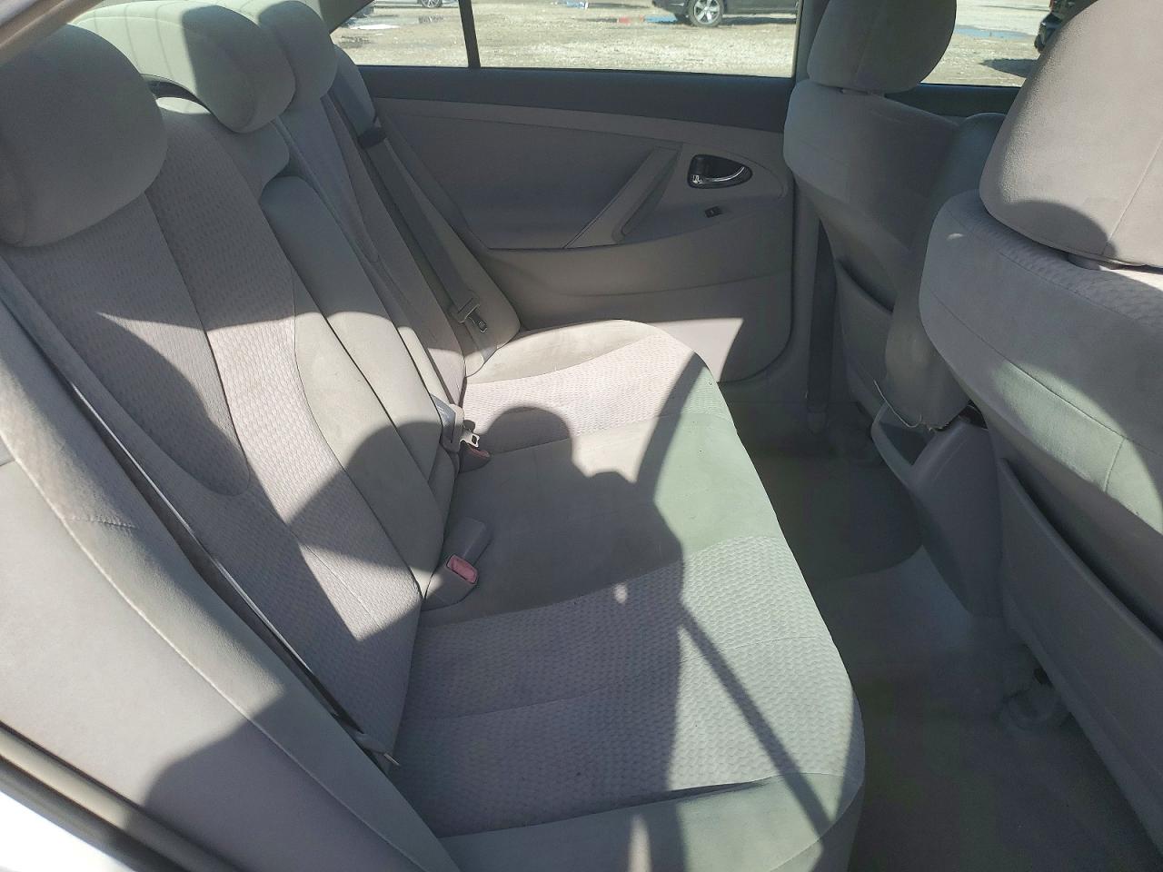 2011 Toyota Camry Le Серебряный vin: 4T1BF3EK0BU181756