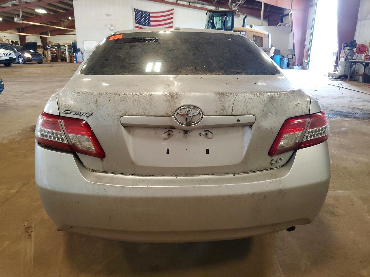2011 Toyota Camry Le Silver vin: 4T1BF3EK0BU182731