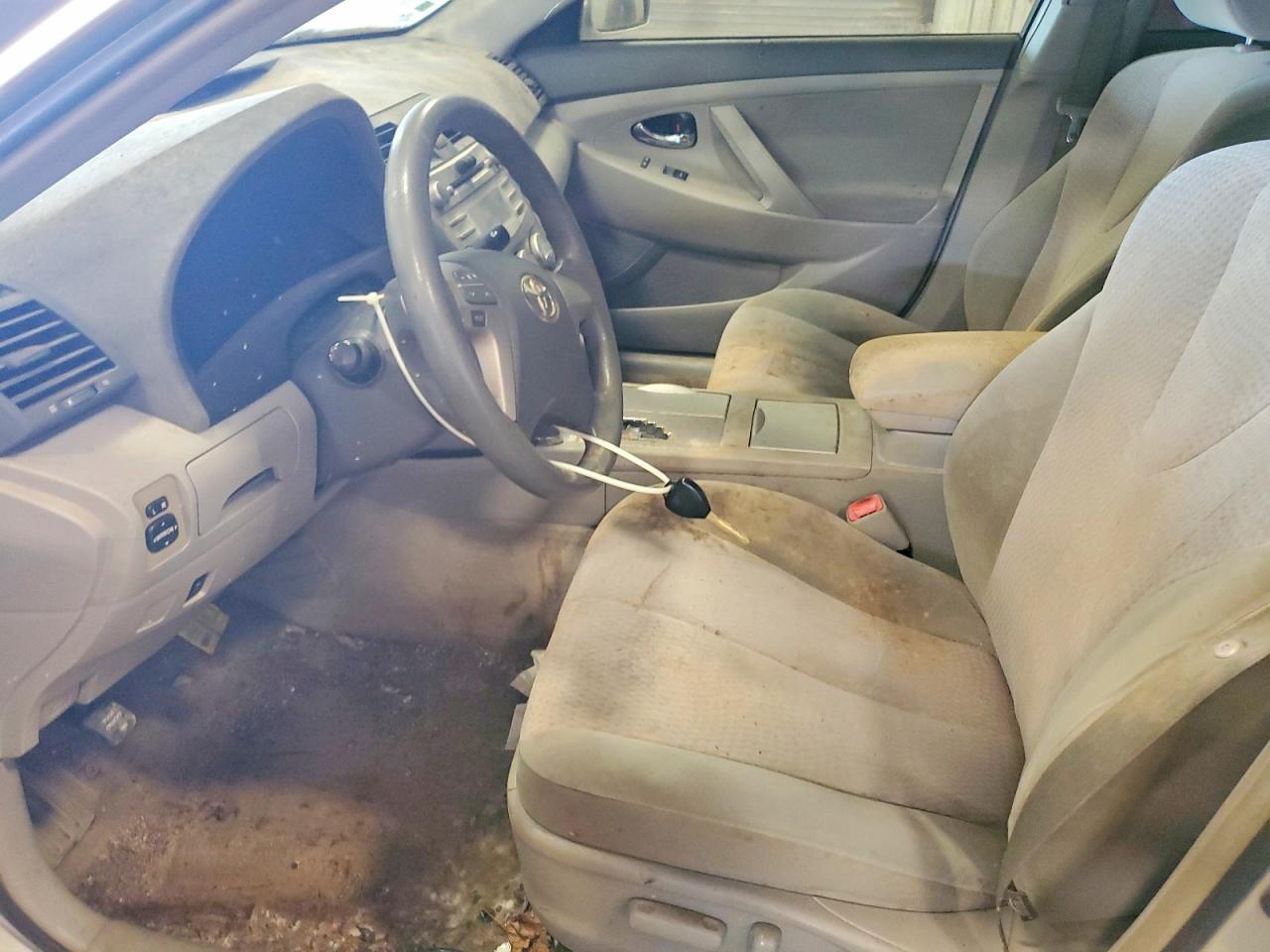 2011 Toyota Camry Le Silver vin: 4T1BF3EK0BU182731