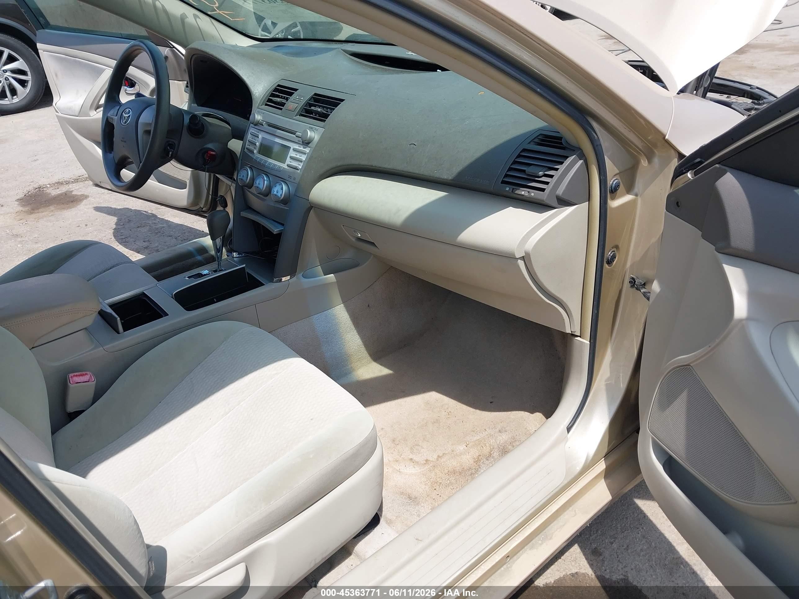 2011 Toyota Camry   Gold vin: 4T1BF3EK0BU184477