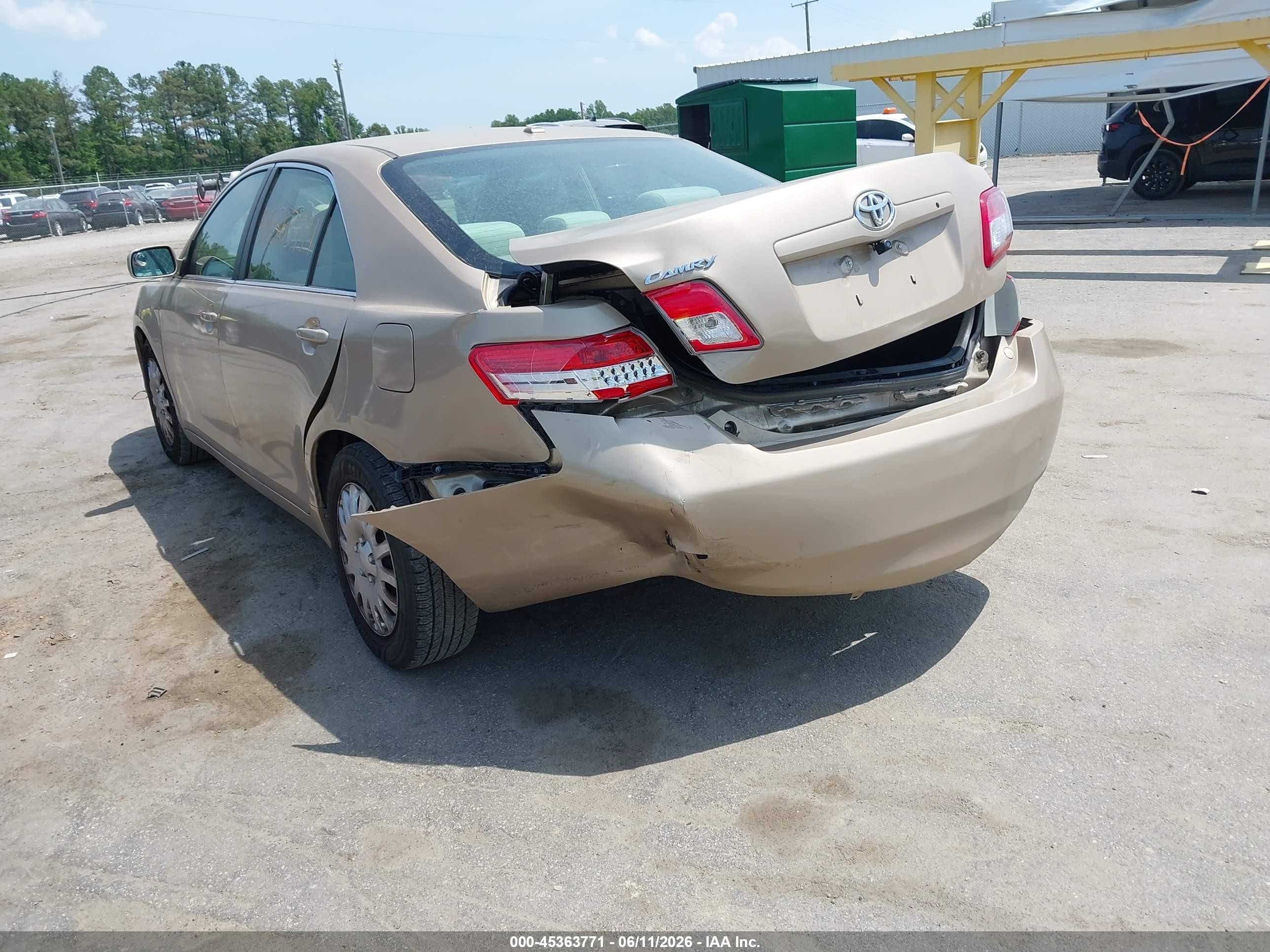 2011 Toyota Camry   Gold vin: 4T1BF3EK0BU184477