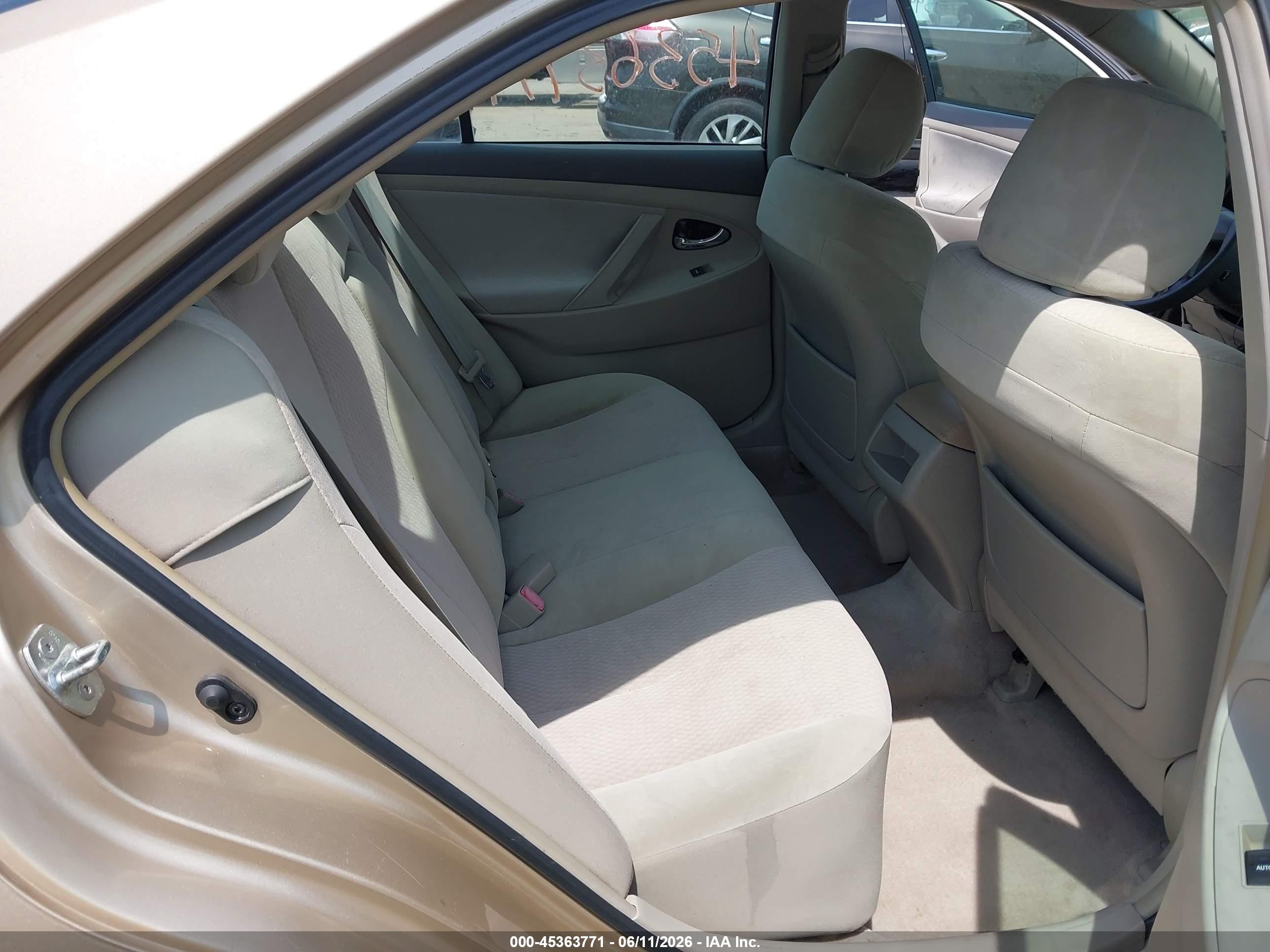 2011 Toyota Camry   Gold vin: 4T1BF3EK0BU184477