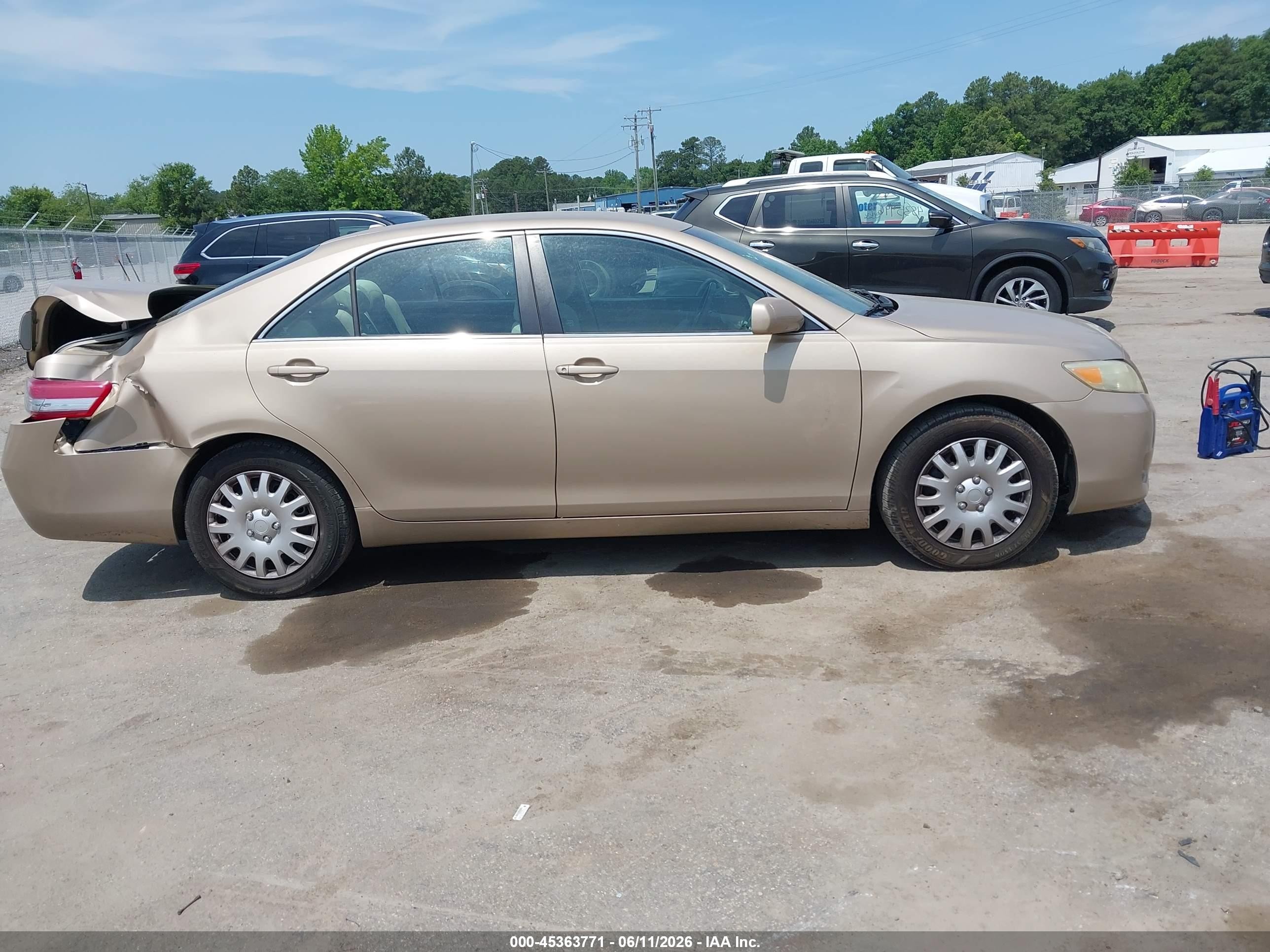 2011 Toyota Camry   Gold vin: 4T1BF3EK0BU184477