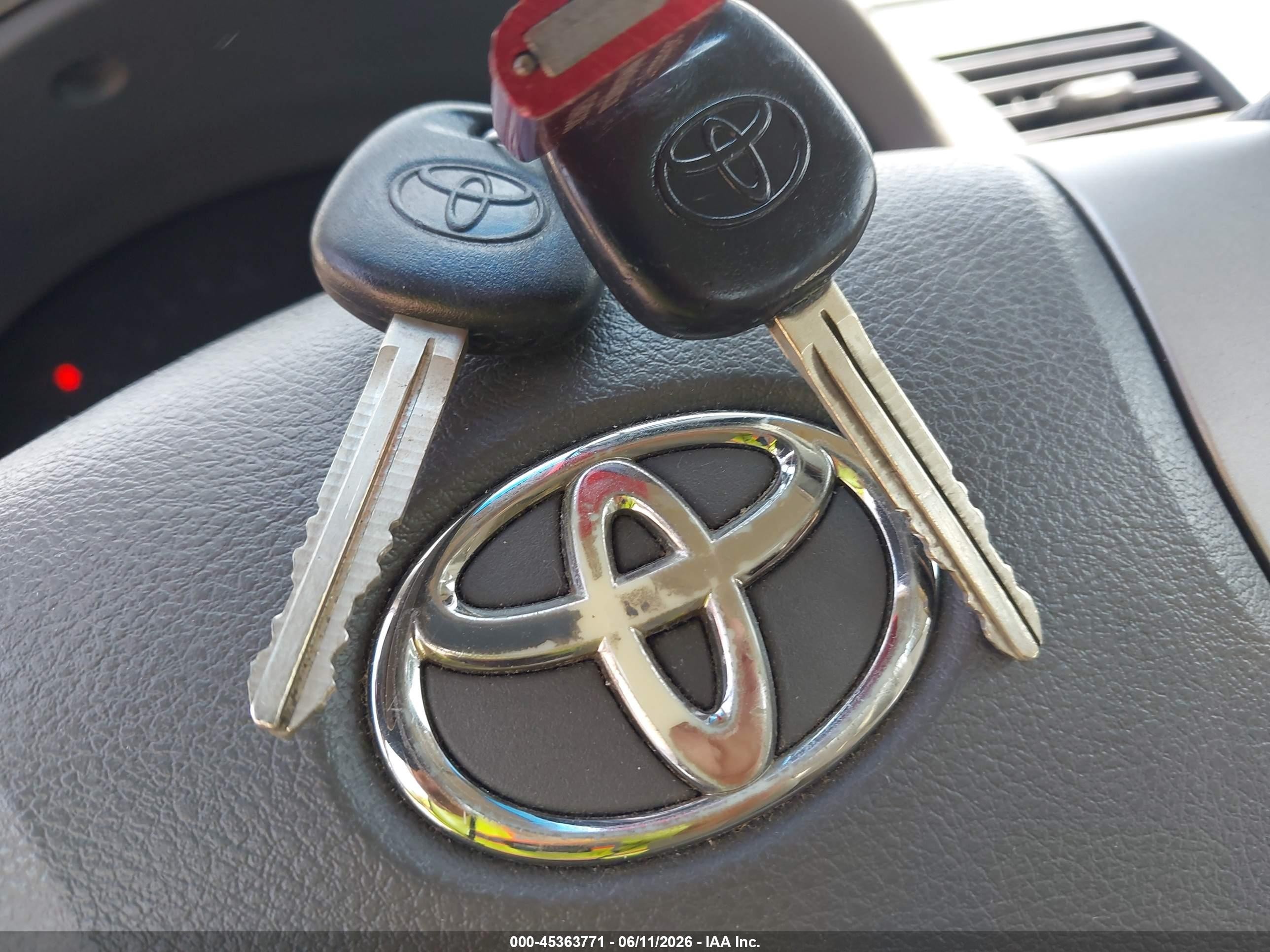 2011 Toyota Camry   Gold vin: 4T1BF3EK0BU184477