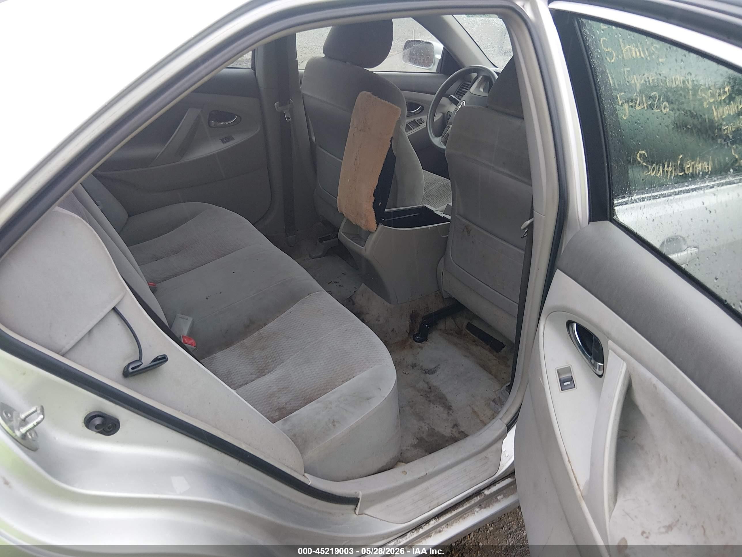 2011 Toyota Camry Le Серебряный vin: 4T1BF3EK0BU215954