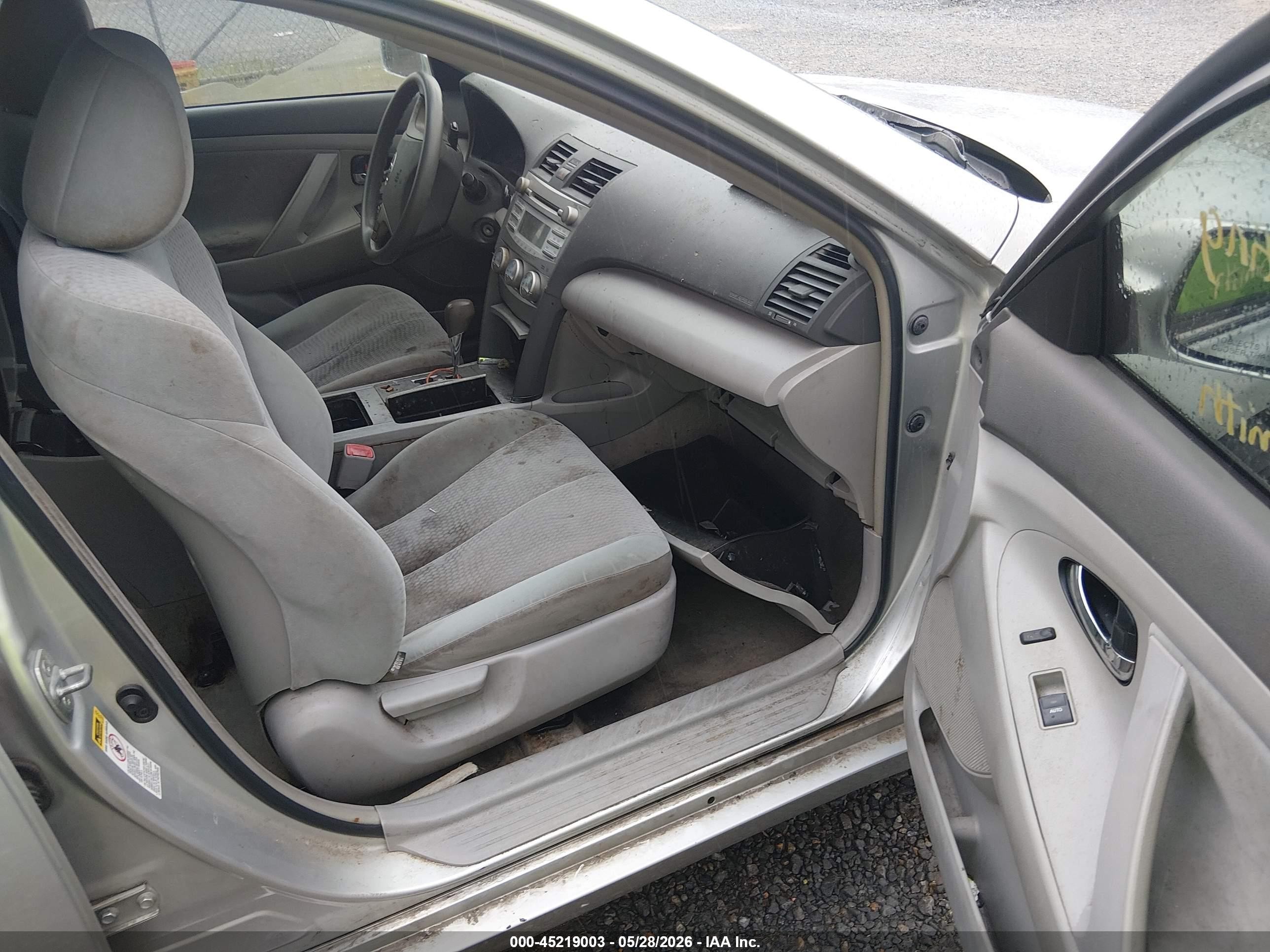 2011 Toyota Camry Le Серебряный vin: 4T1BF3EK0BU215954