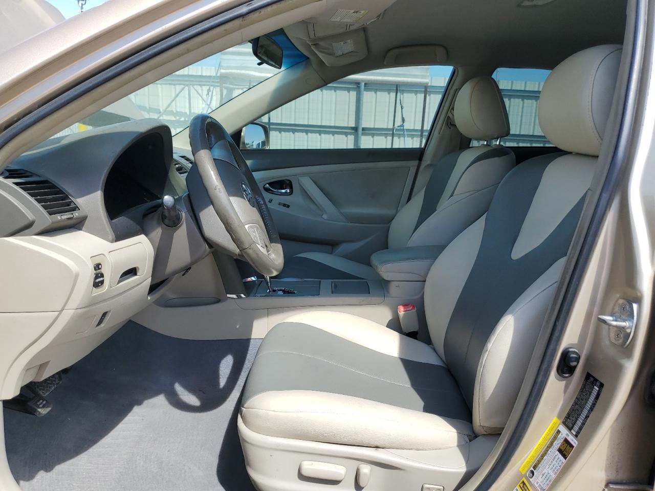 2011 Toyota Camry Base Gold vin: 4T1BF3EK0BU222404