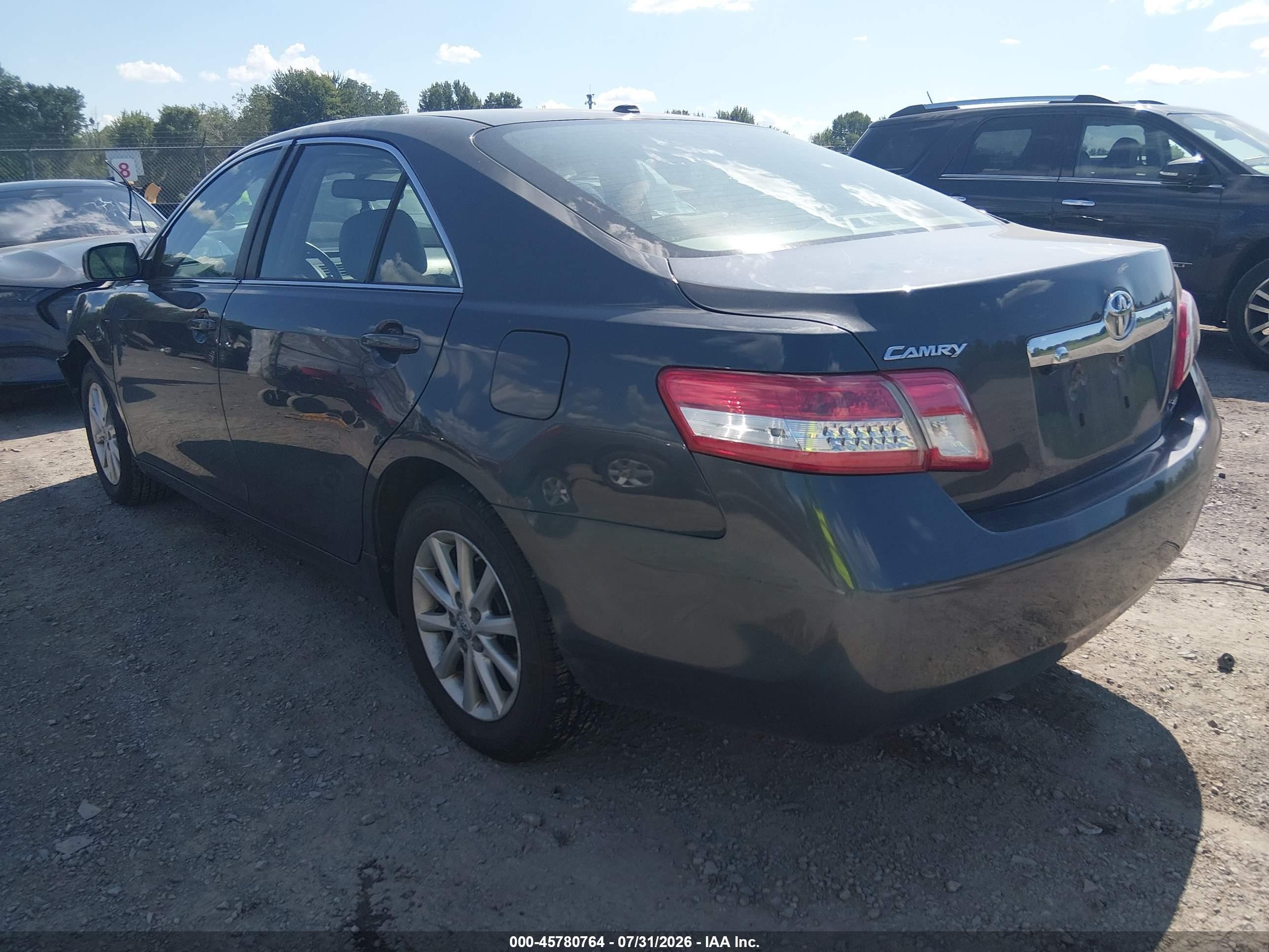 2011 Toyota Camry Xle Gray vin: 4T1BF3EK0BU224010
