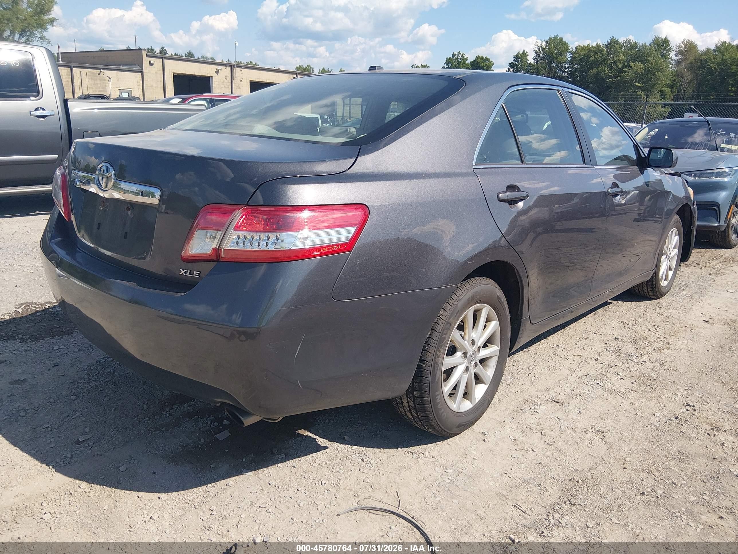 2011 Toyota Camry Xle Gray vin: 4T1BF3EK0BU224010