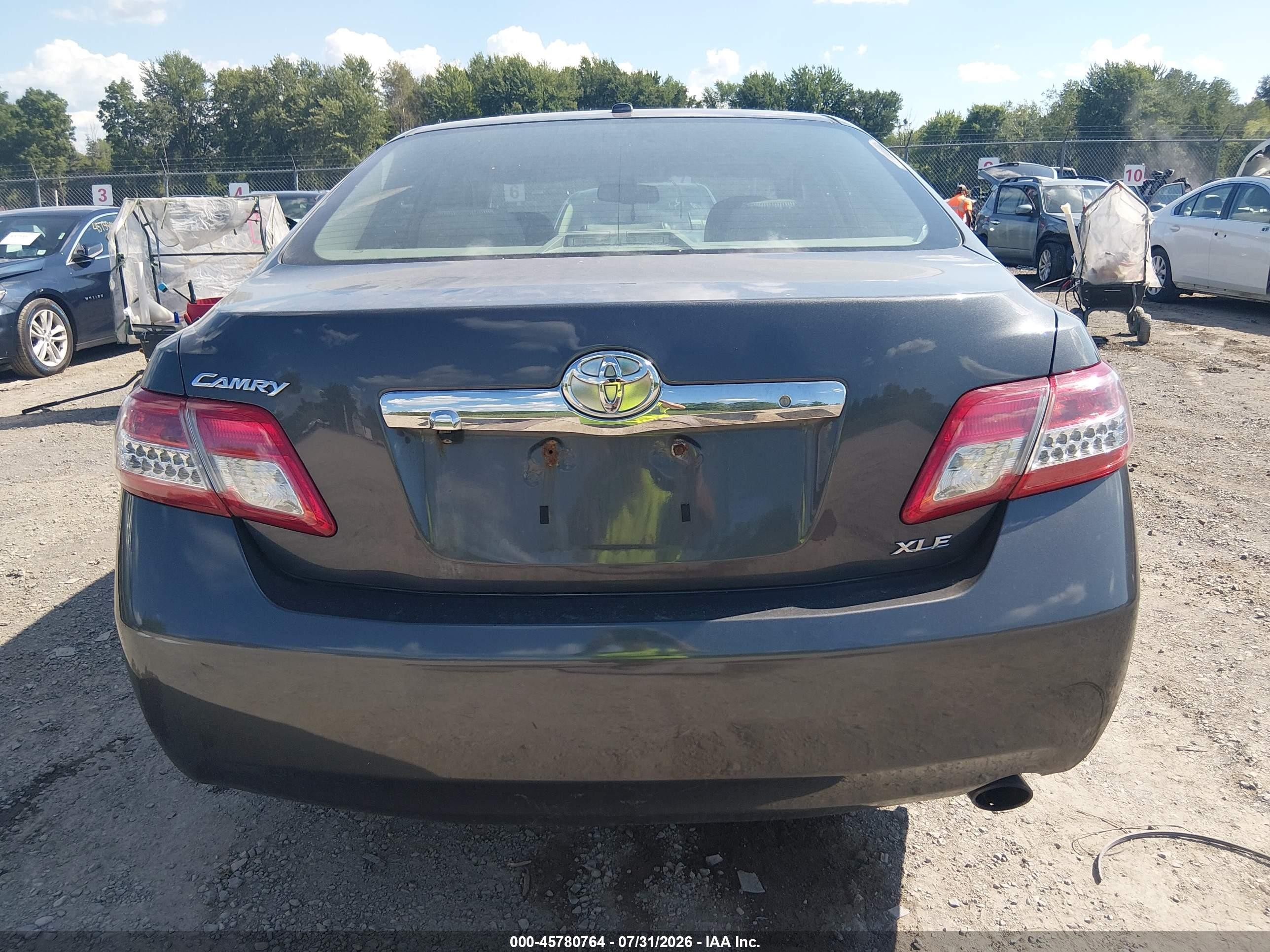 2011 Toyota Camry Xle Gray vin: 4T1BF3EK0BU224010