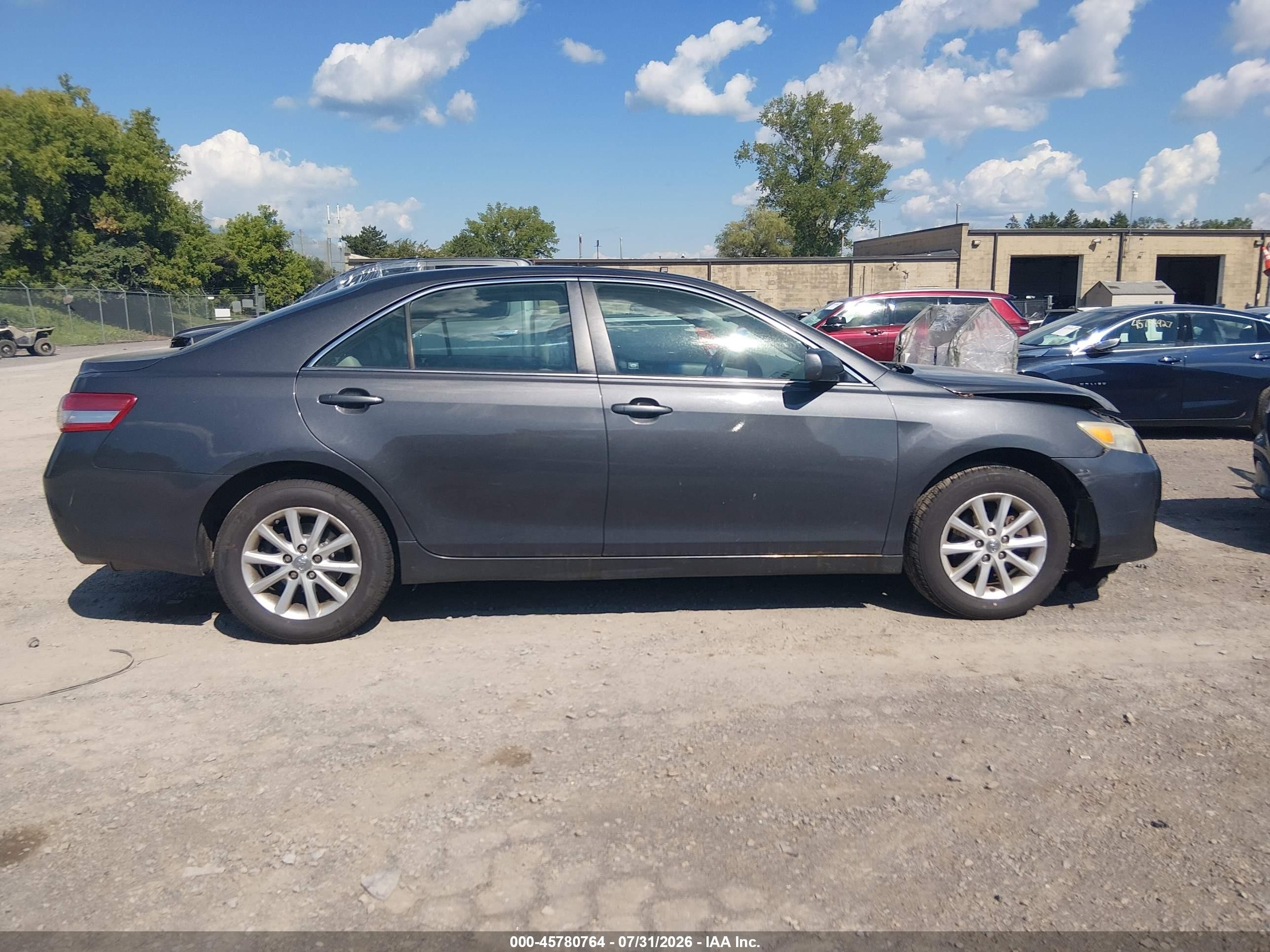 2011 Toyota Camry Xle Gray vin: 4T1BF3EK0BU224010