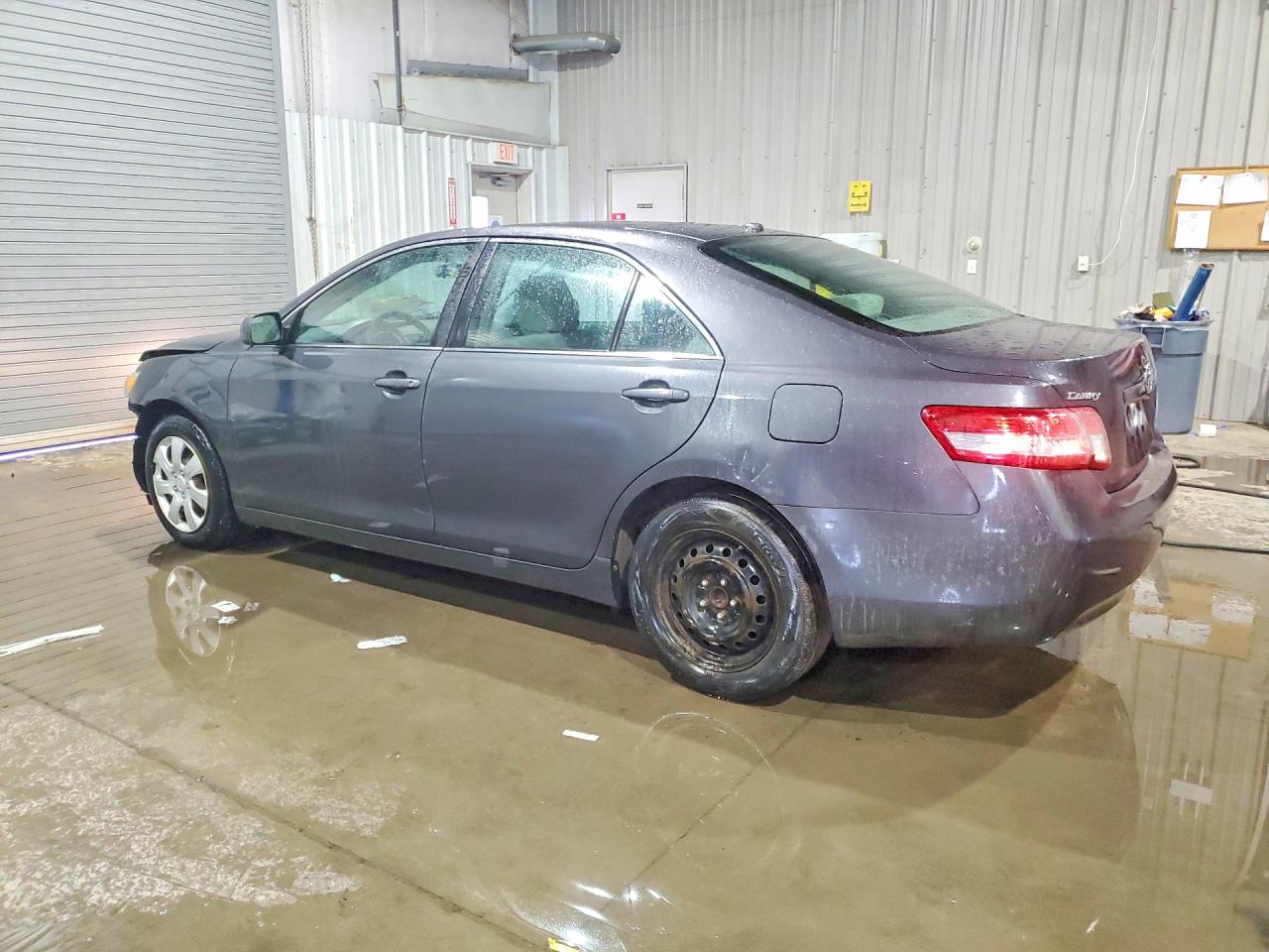 2011 Toyota Camry Le Silver vin: 4T1BF3EK0BU593952
