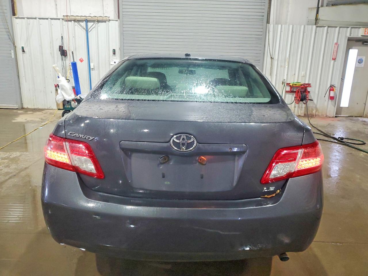 2011 Toyota Camry Le Silver vin: 4T1BF3EK0BU593952