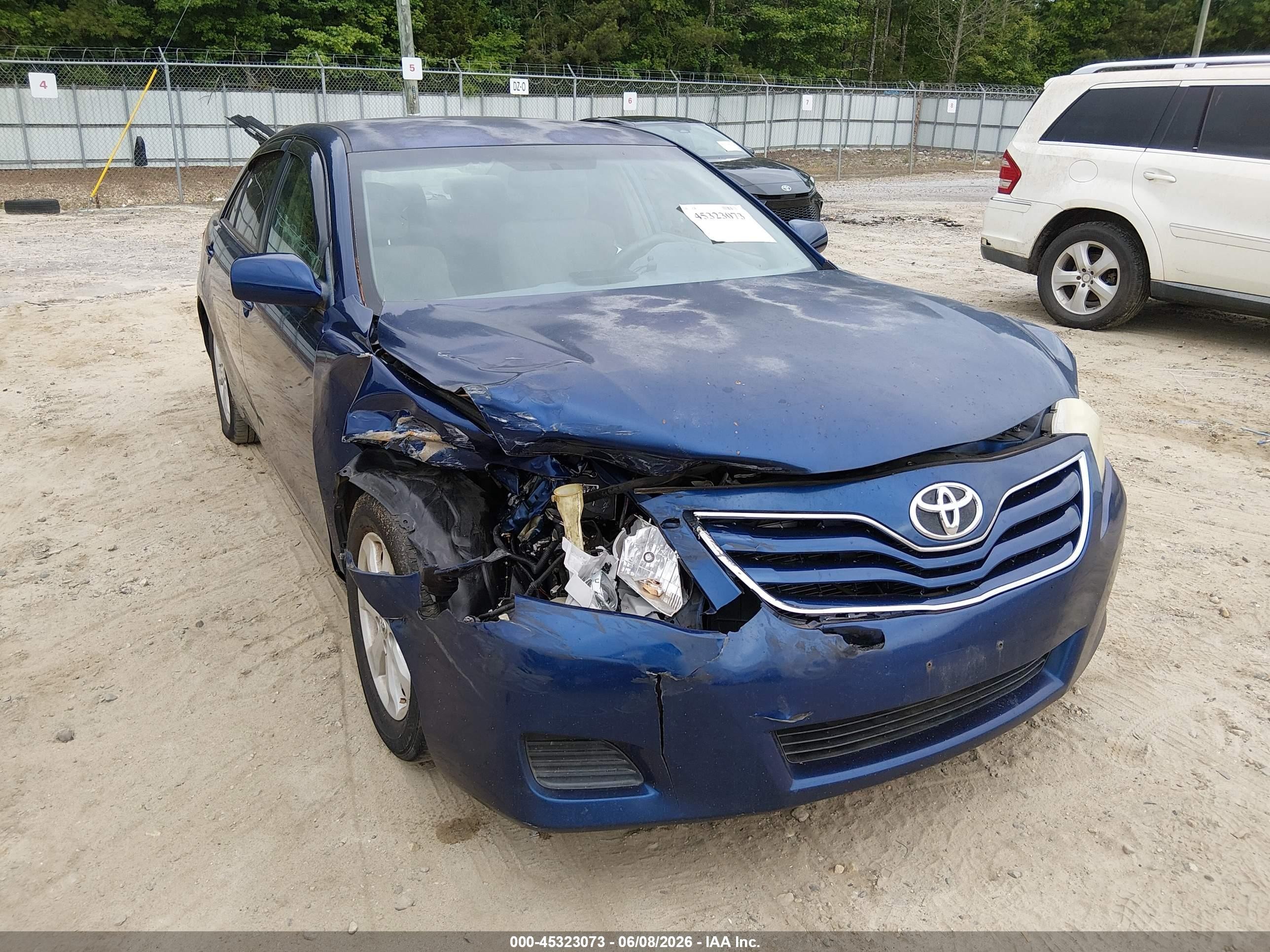 2011 Toyota Camry Le Blue vin: 4T1BF3EK0BU598049