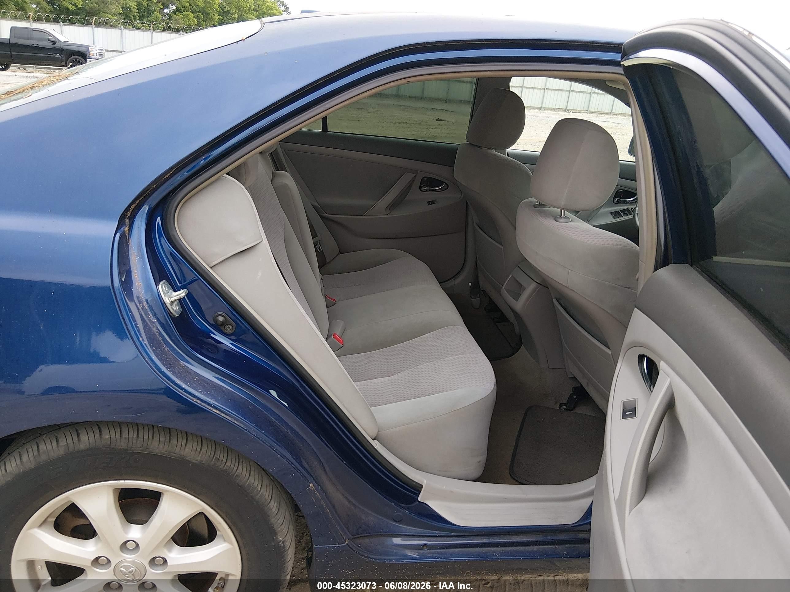 2011 Toyota Camry Le Blue vin: 4T1BF3EK0BU598049