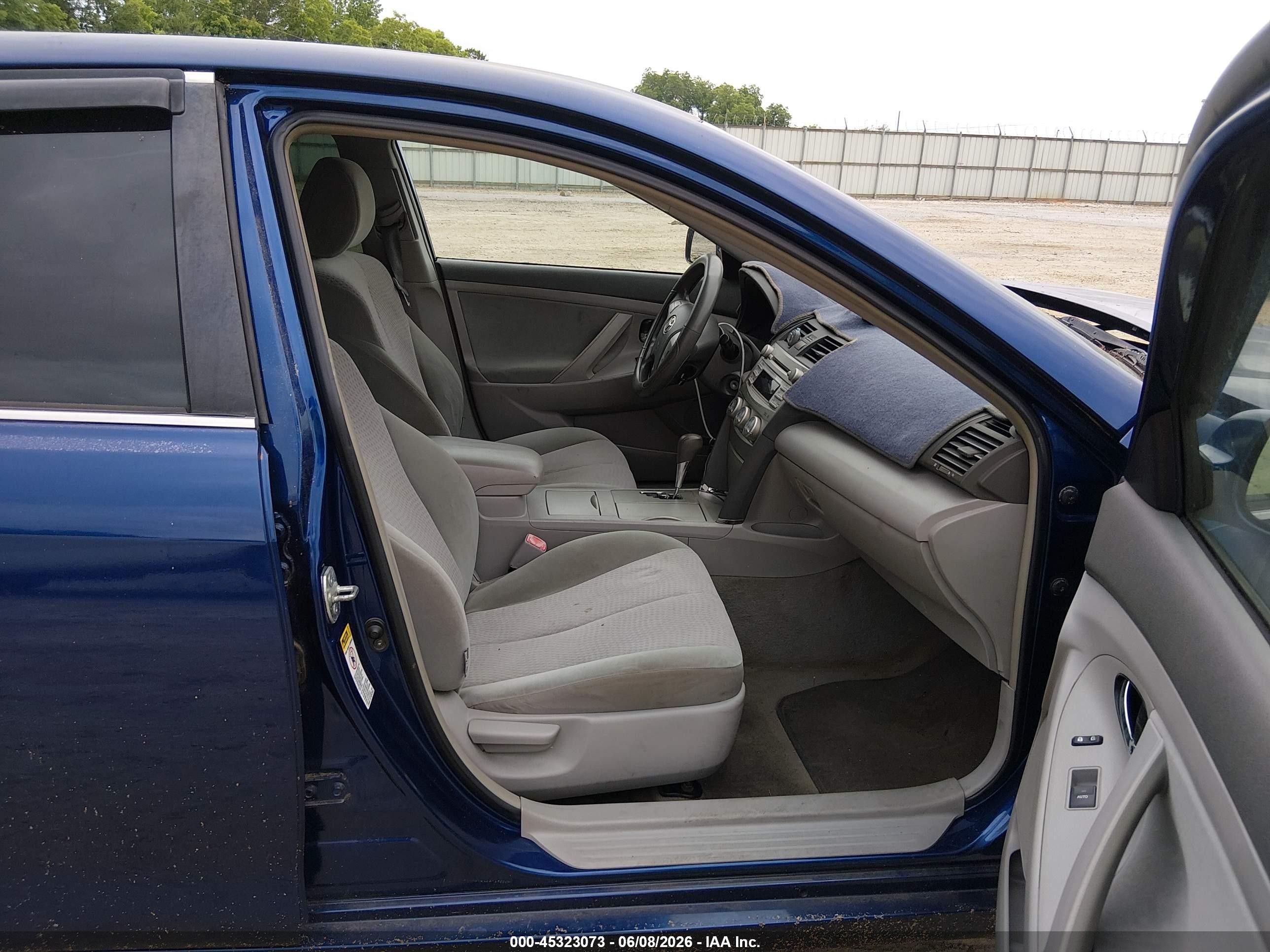 2011 Toyota Camry Le Blue vin: 4T1BF3EK0BU598049