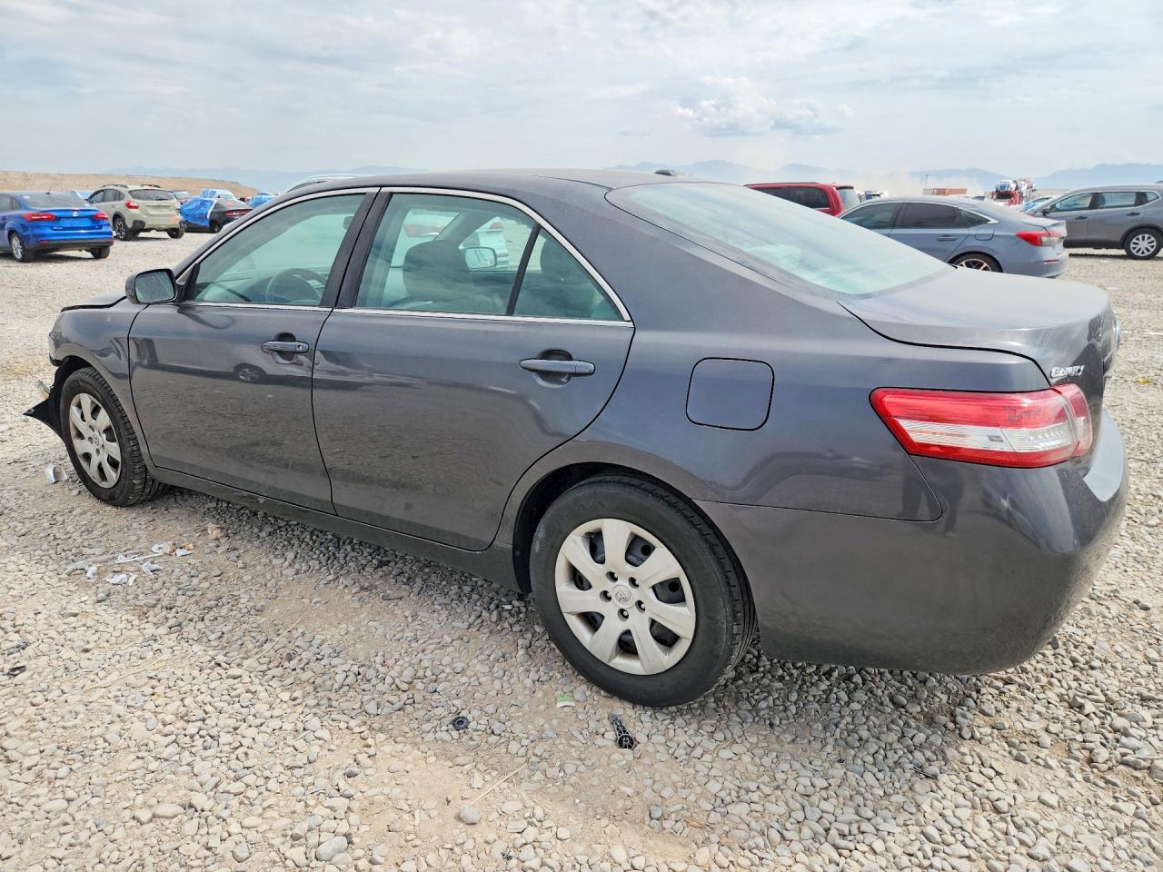 2011 Toyota Camry Le Gray vin: 4T1BF3EK0BU601404