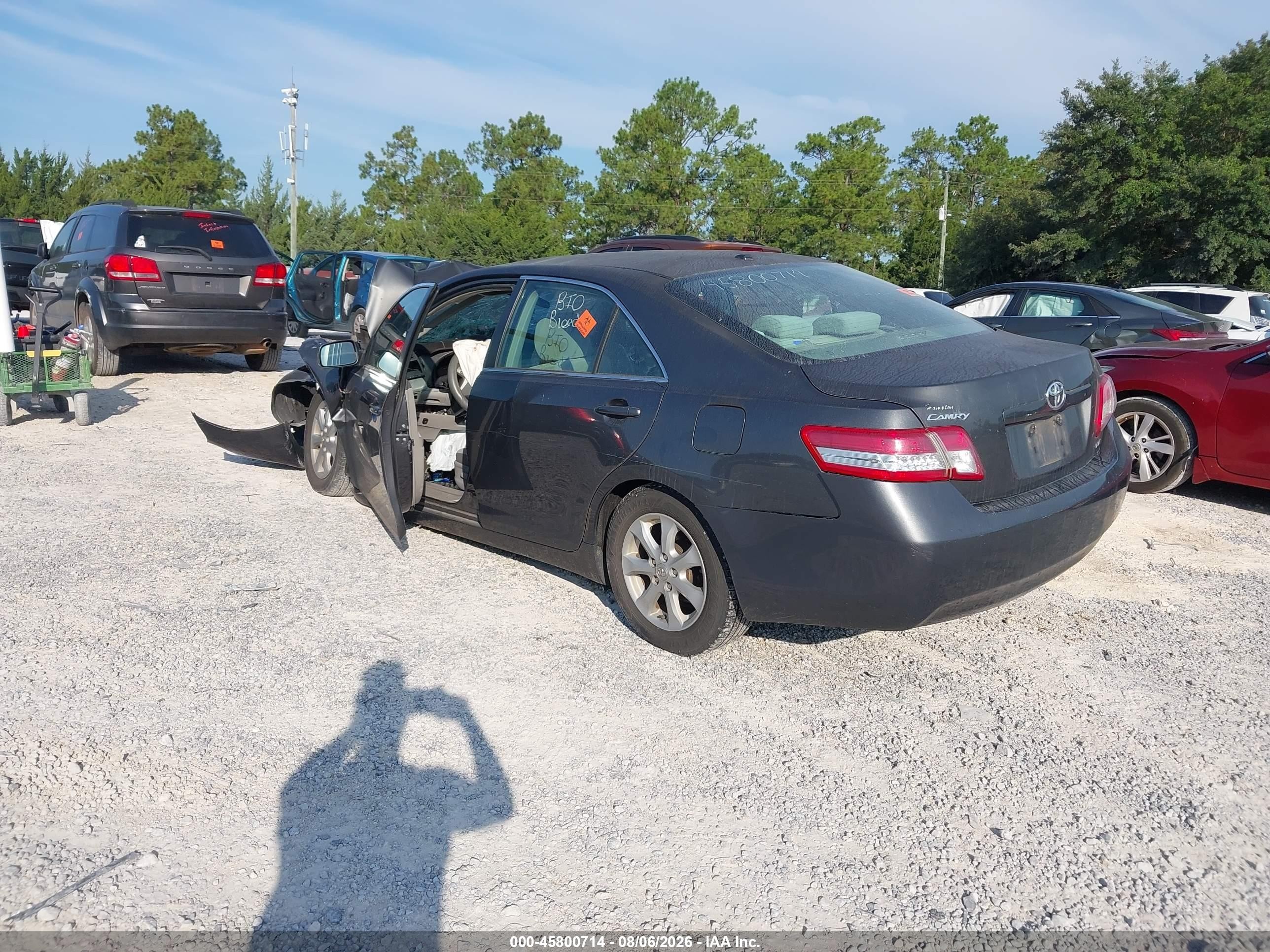 2011 Toyota Camry Le Gray vin: 4T1BF3EK0BU613813