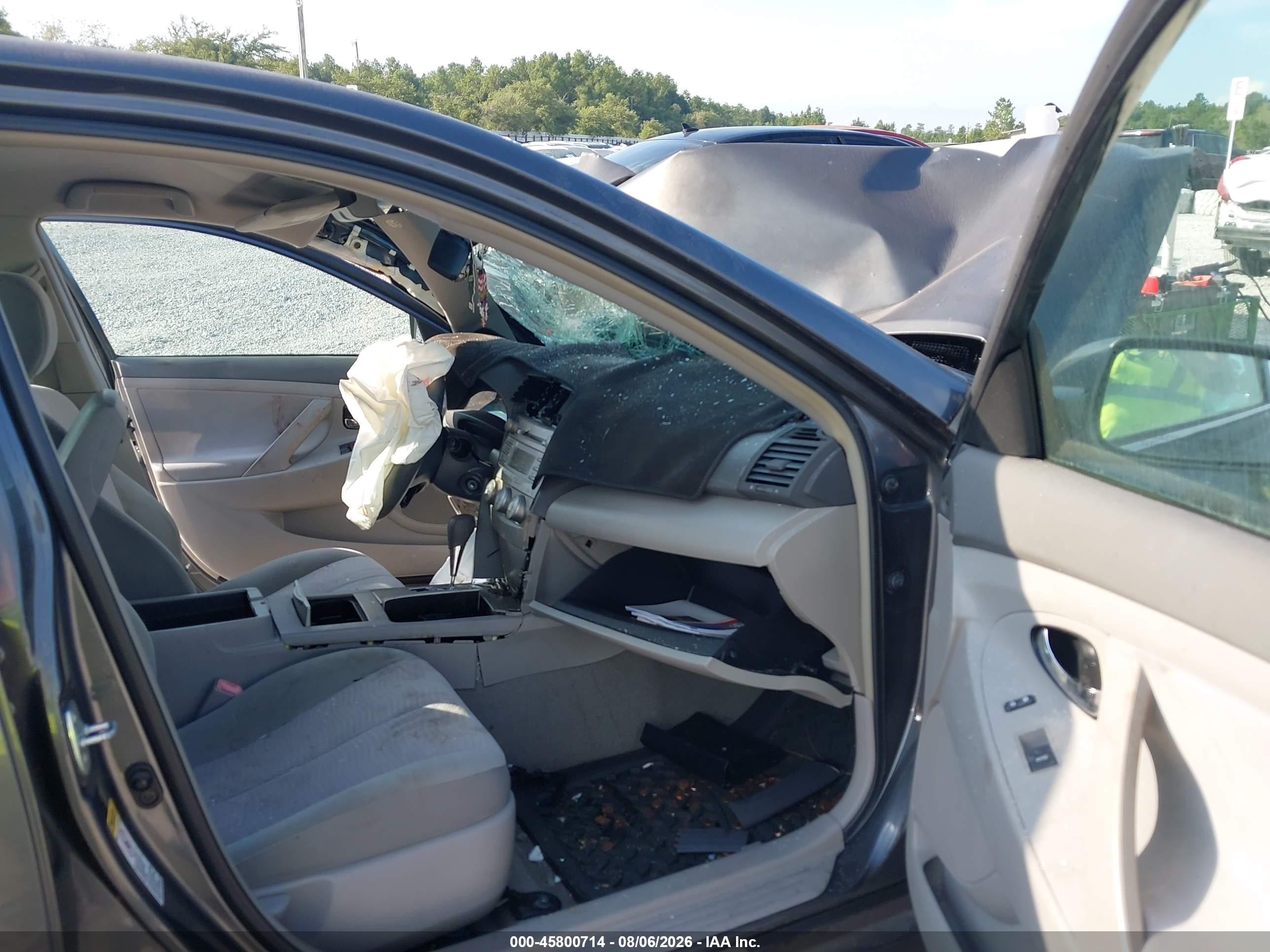 2011 Toyota Camry Le Gray vin: 4T1BF3EK0BU613813
