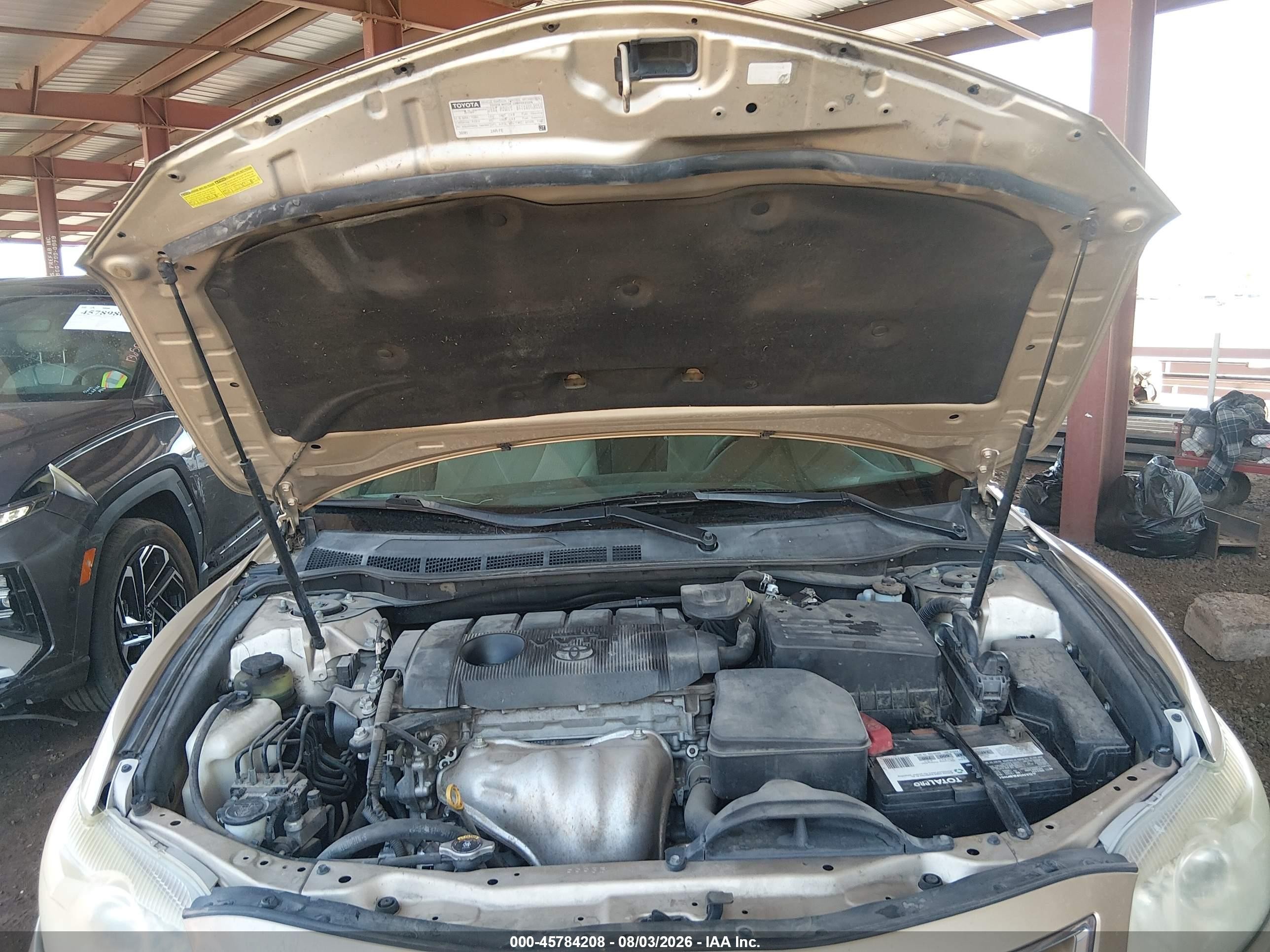 2011 Toyota Camry Le Gold vin: 4T1BF3EK0BU615416