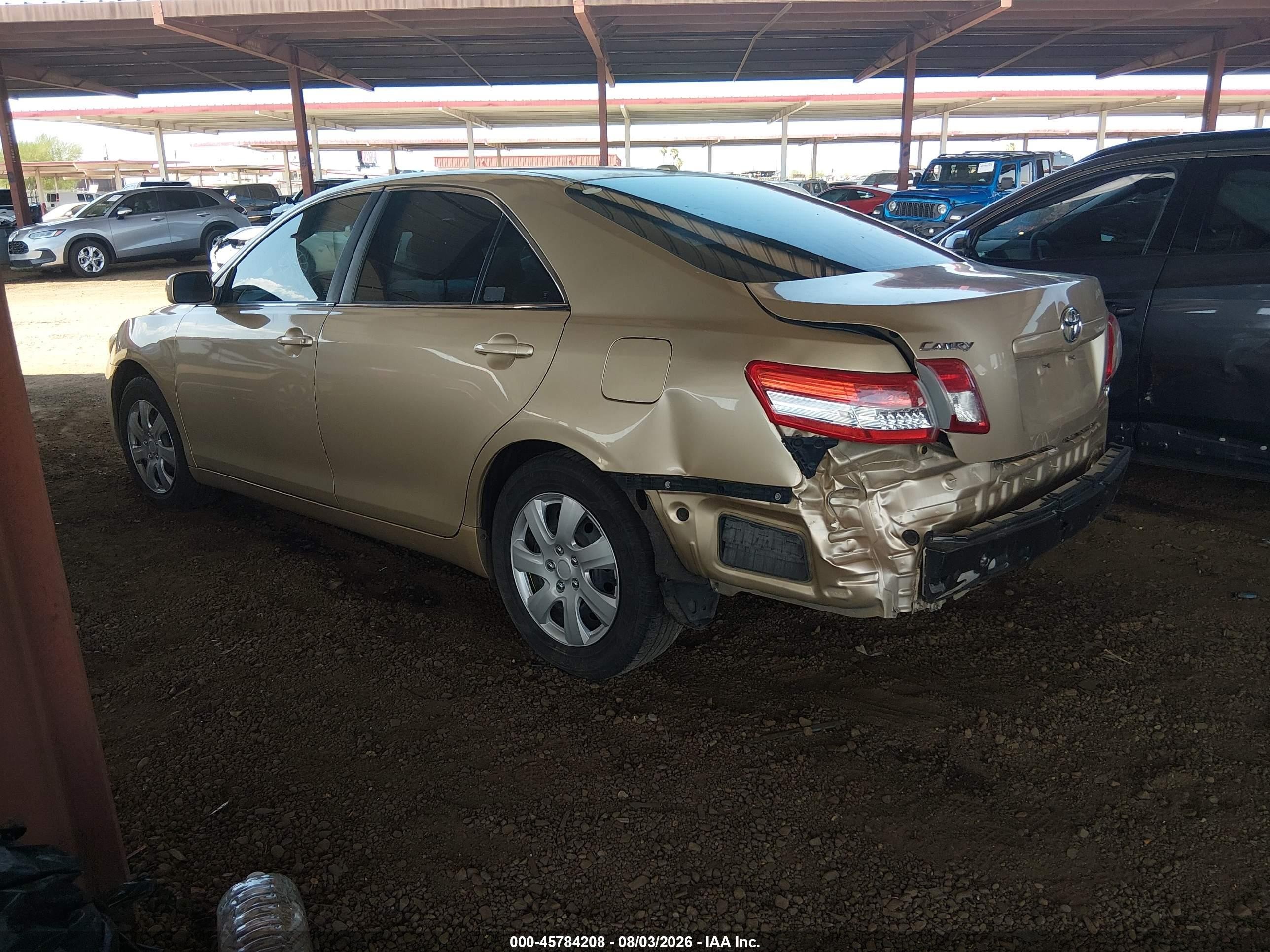 2011 Toyota Camry Le Gold vin: 4T1BF3EK0BU615416