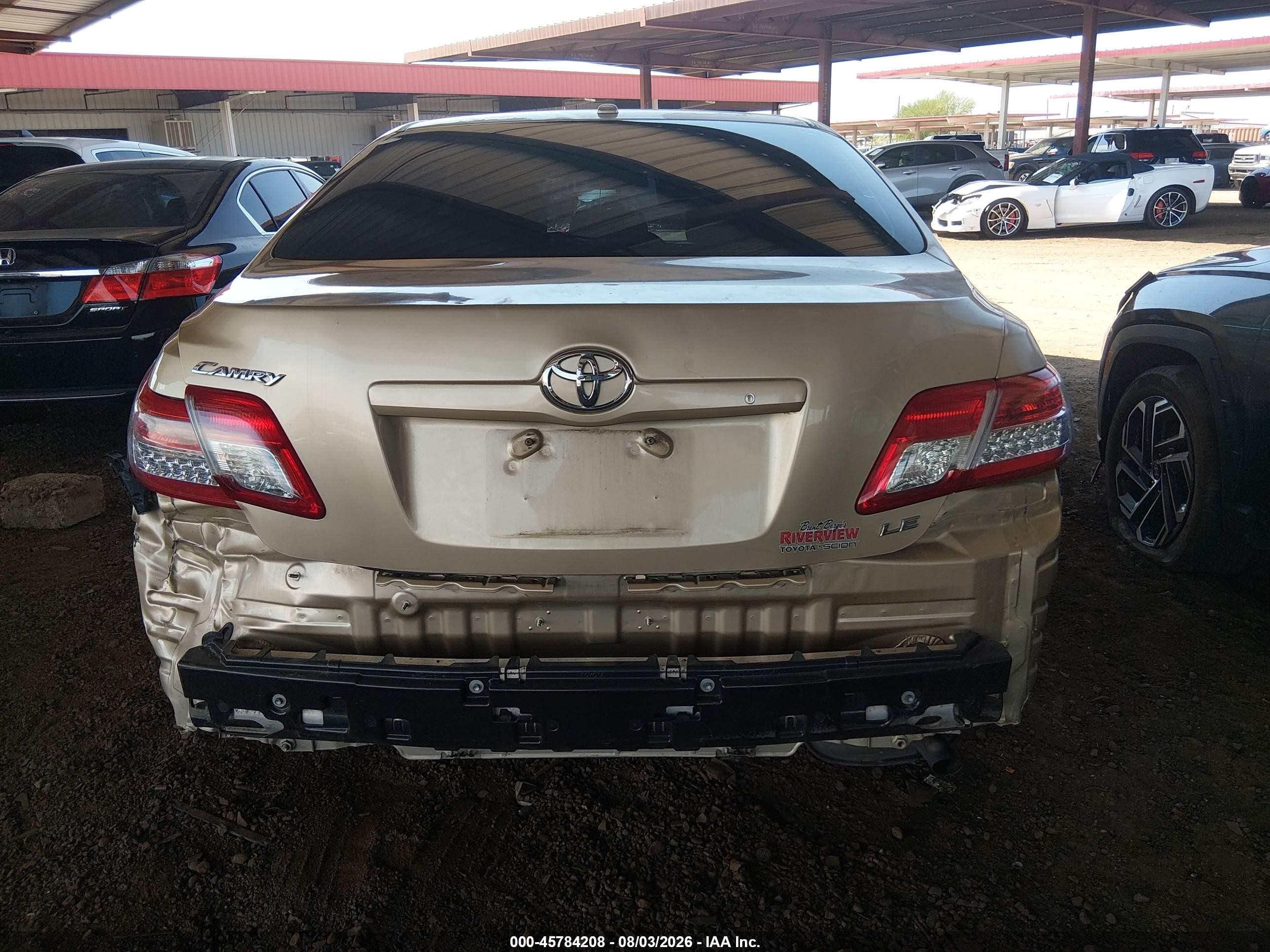 2011 Toyota Camry Le Gold vin: 4T1BF3EK0BU615416
