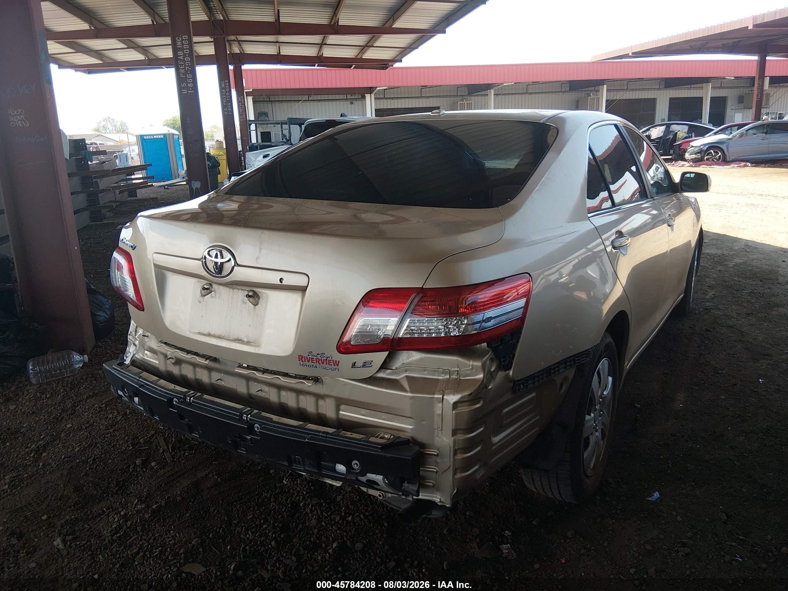 2011 Toyota Camry Le Gold vin: 4T1BF3EK0BU615416