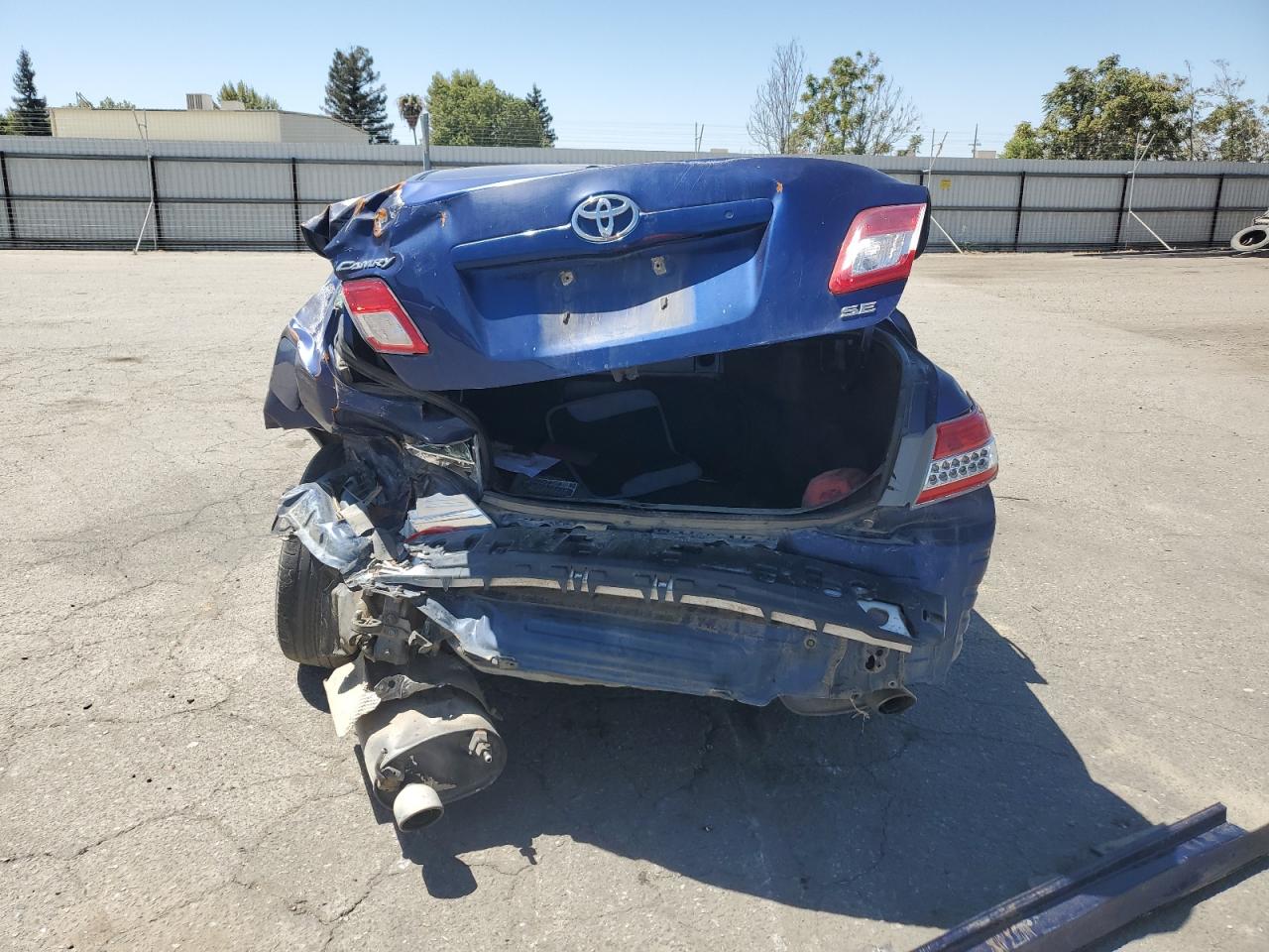 2011 Toyota Camry Base Blue vin: 4T1BF3EK0BU617084