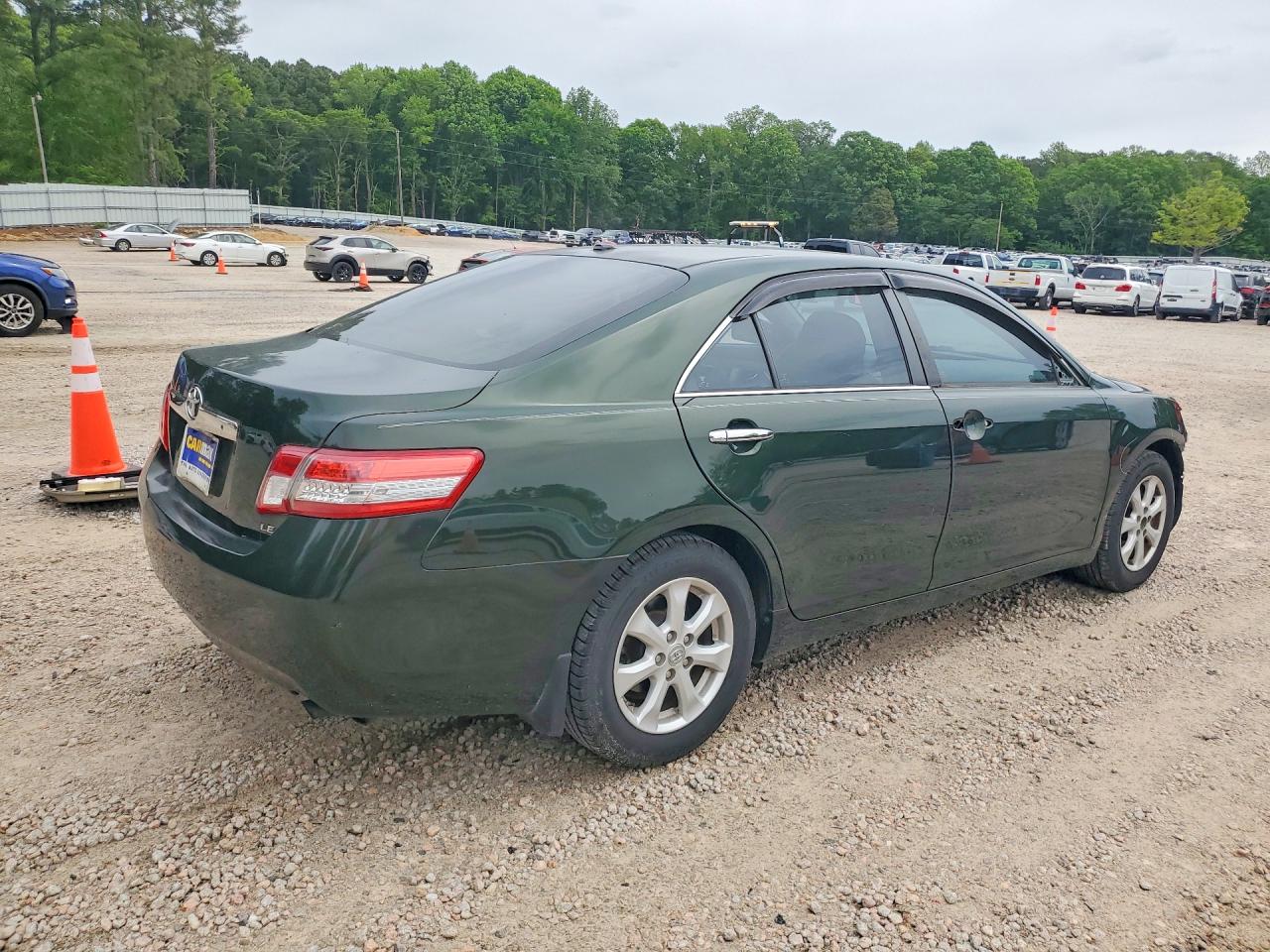 2011 Toyota Camry Le Green vin: 4T1BF3EK0BU621538