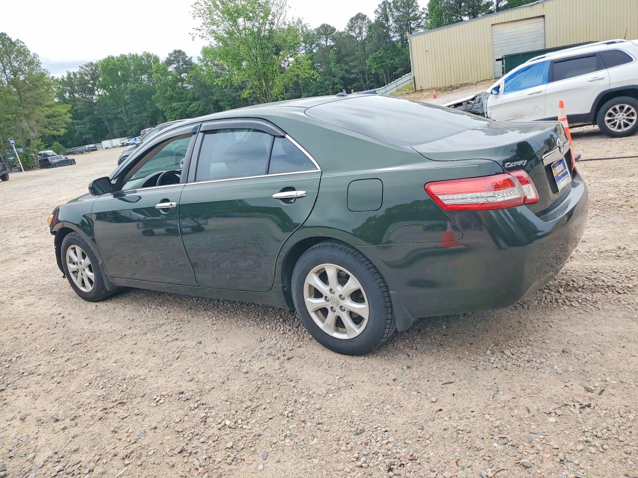 2011 Toyota Camry Le Green vin: 4T1BF3EK0BU621538