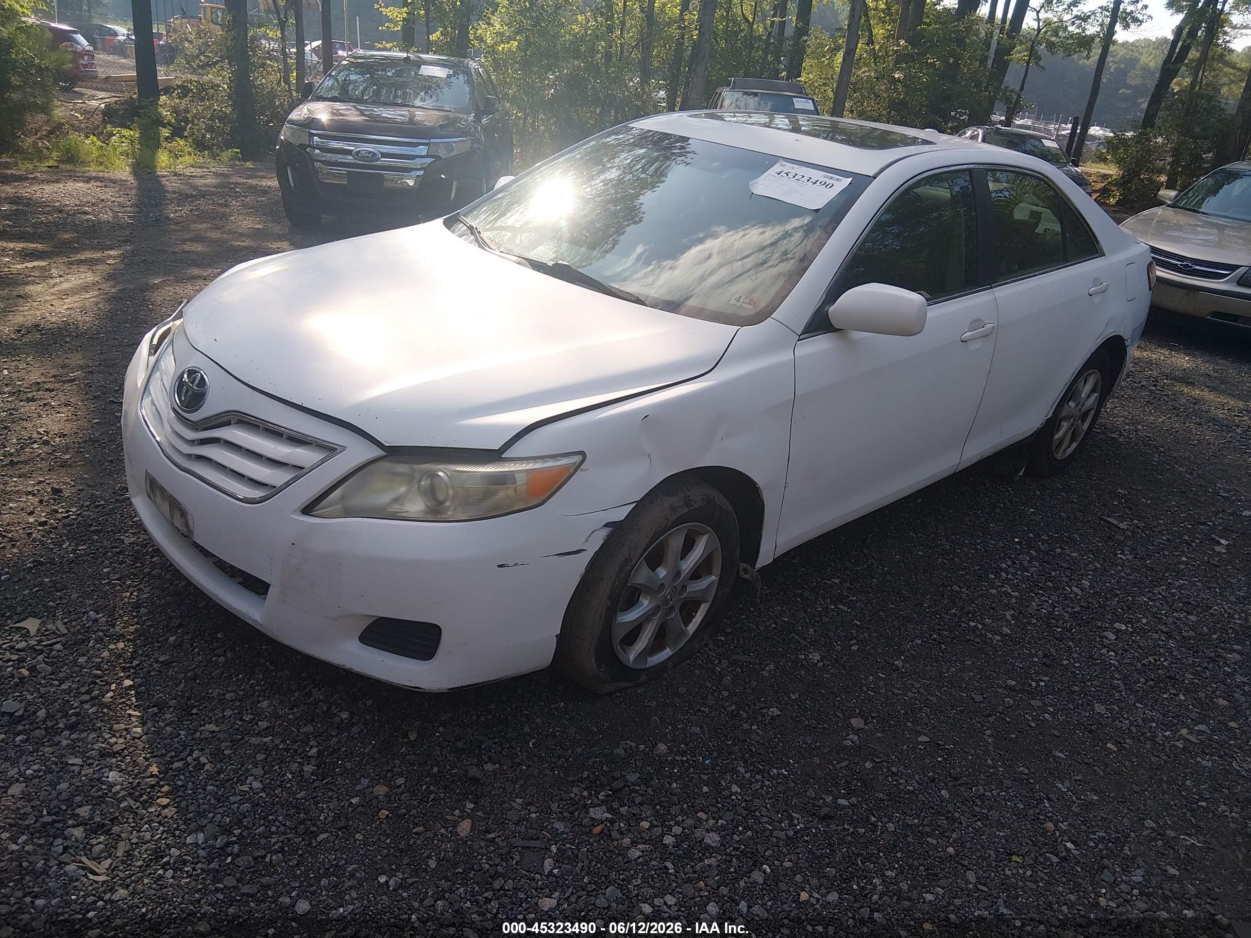 2011 Toyota Camry Le Белый vin: 4T1BF3EK0BU621765