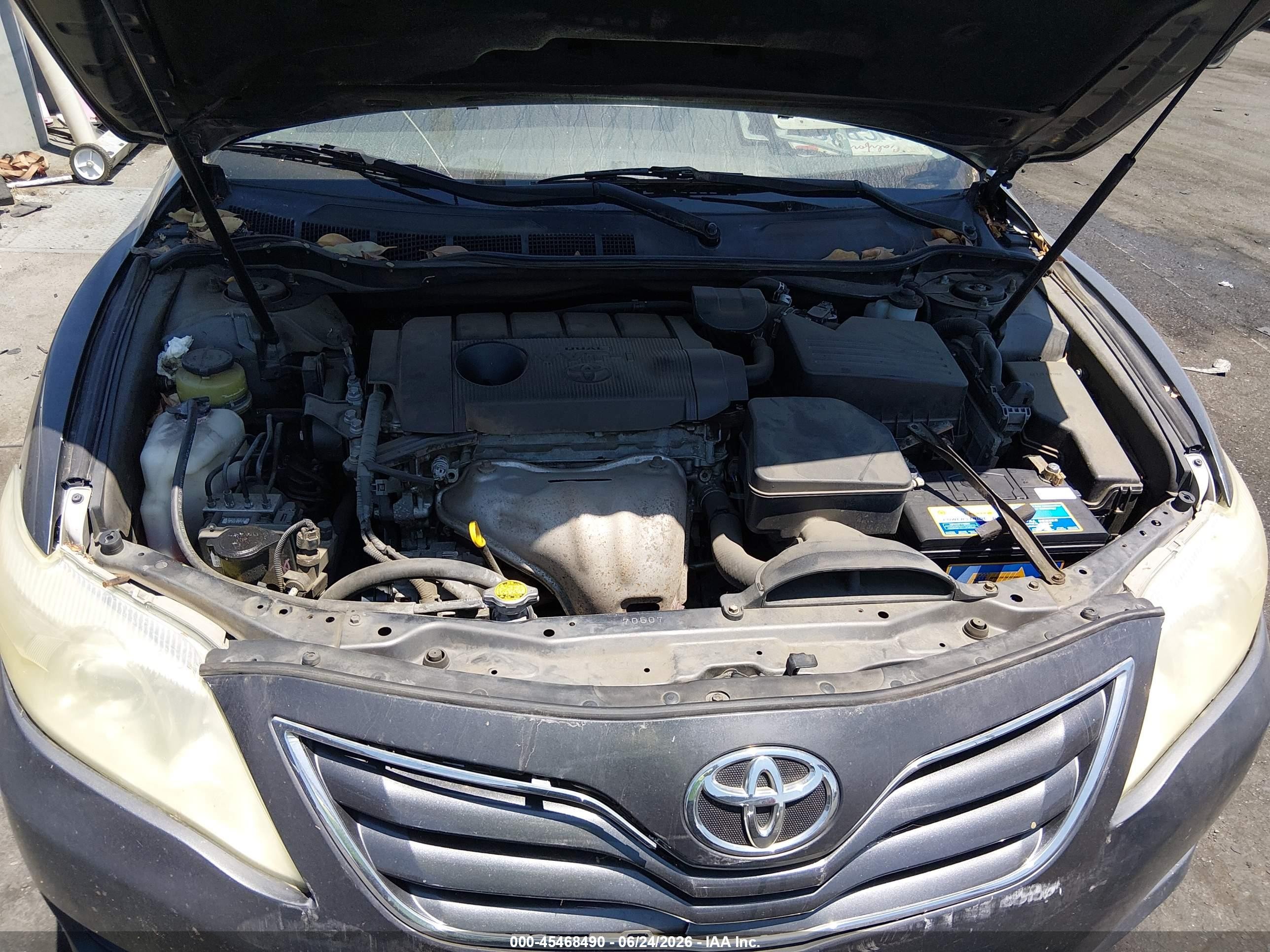 2011 Toyota Camry Le Gray vin: 4T1BF3EK0BU628280