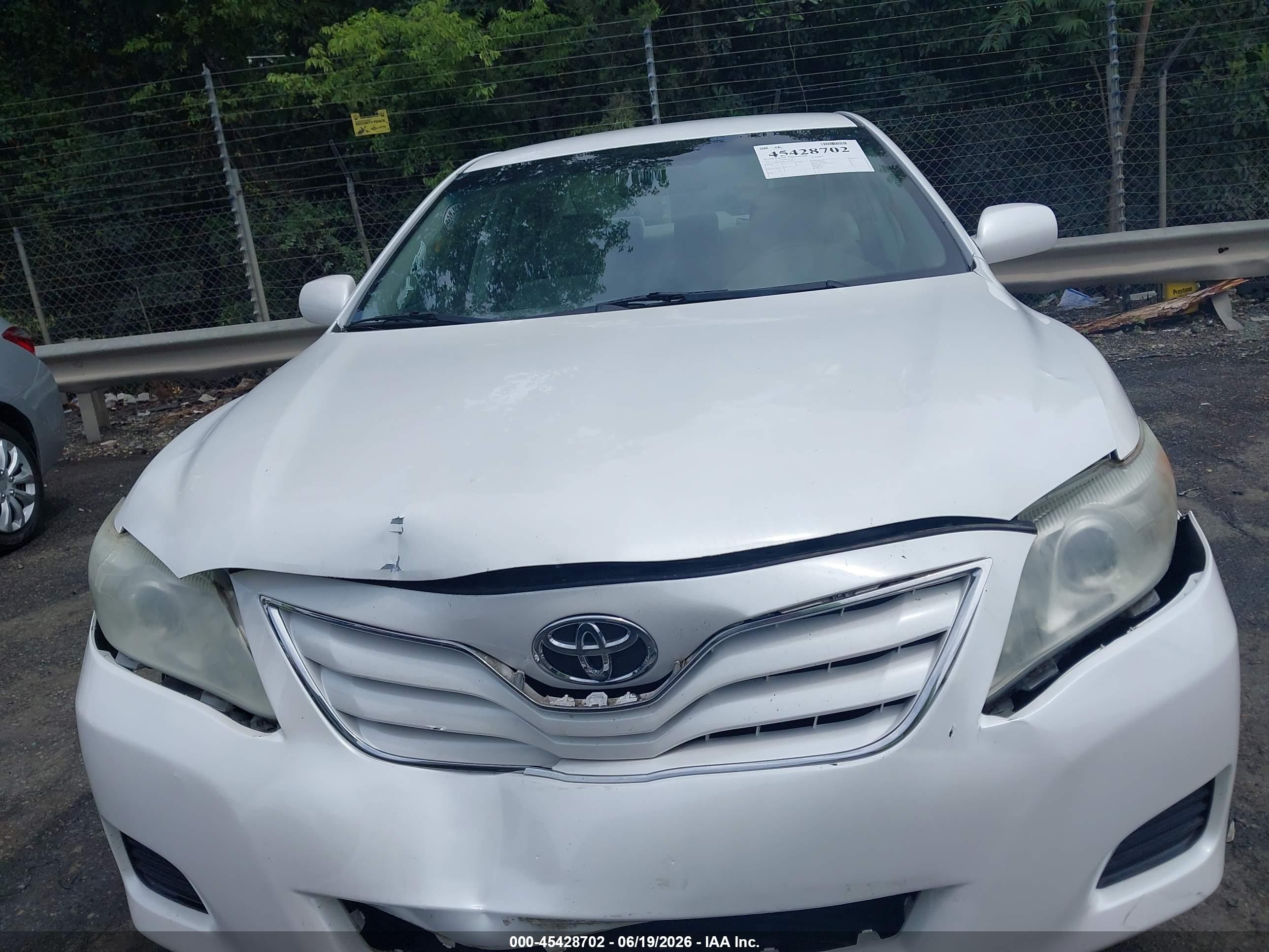 2011 Toyota Camry Le White vin: 4T1BF3EK0BU634757