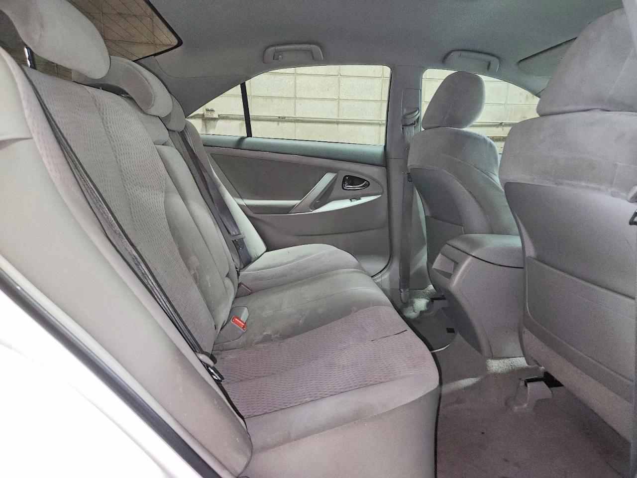 2011 Toyota Camry Le White vin: 4T1BF3EK0BU635648