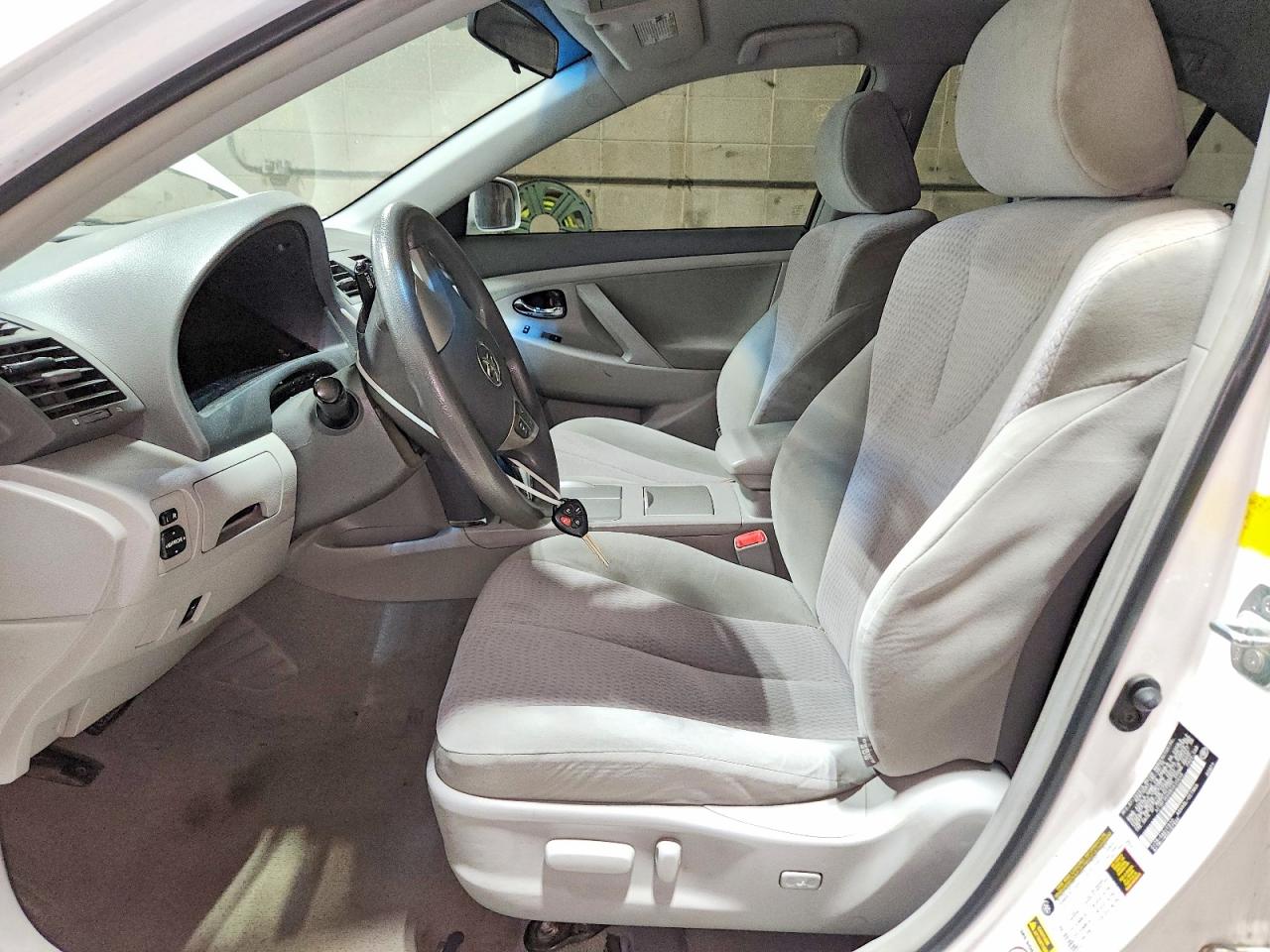2011 Toyota Camry Le White vin: 4T1BF3EK0BU635648