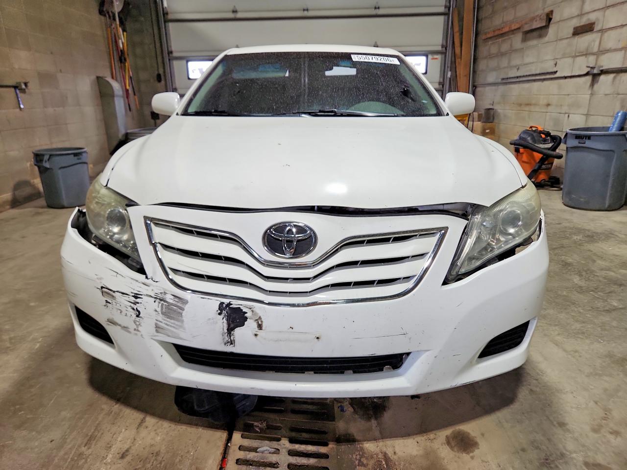 2011 Toyota Camry Le White vin: 4T1BF3EK0BU635648