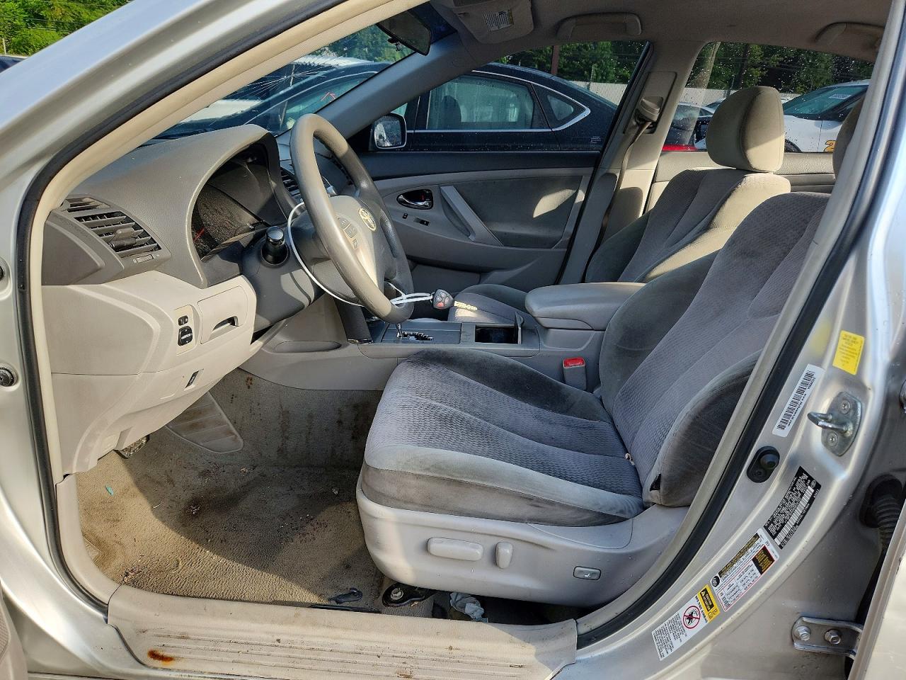 2011 Toyota Camry Le Silver vin: 4T1BF3EK0BU636122
