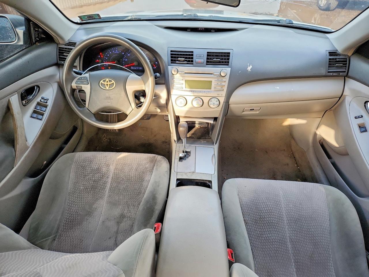 2011 Toyota Camry Le Silver vin: 4T1BF3EK0BU636122