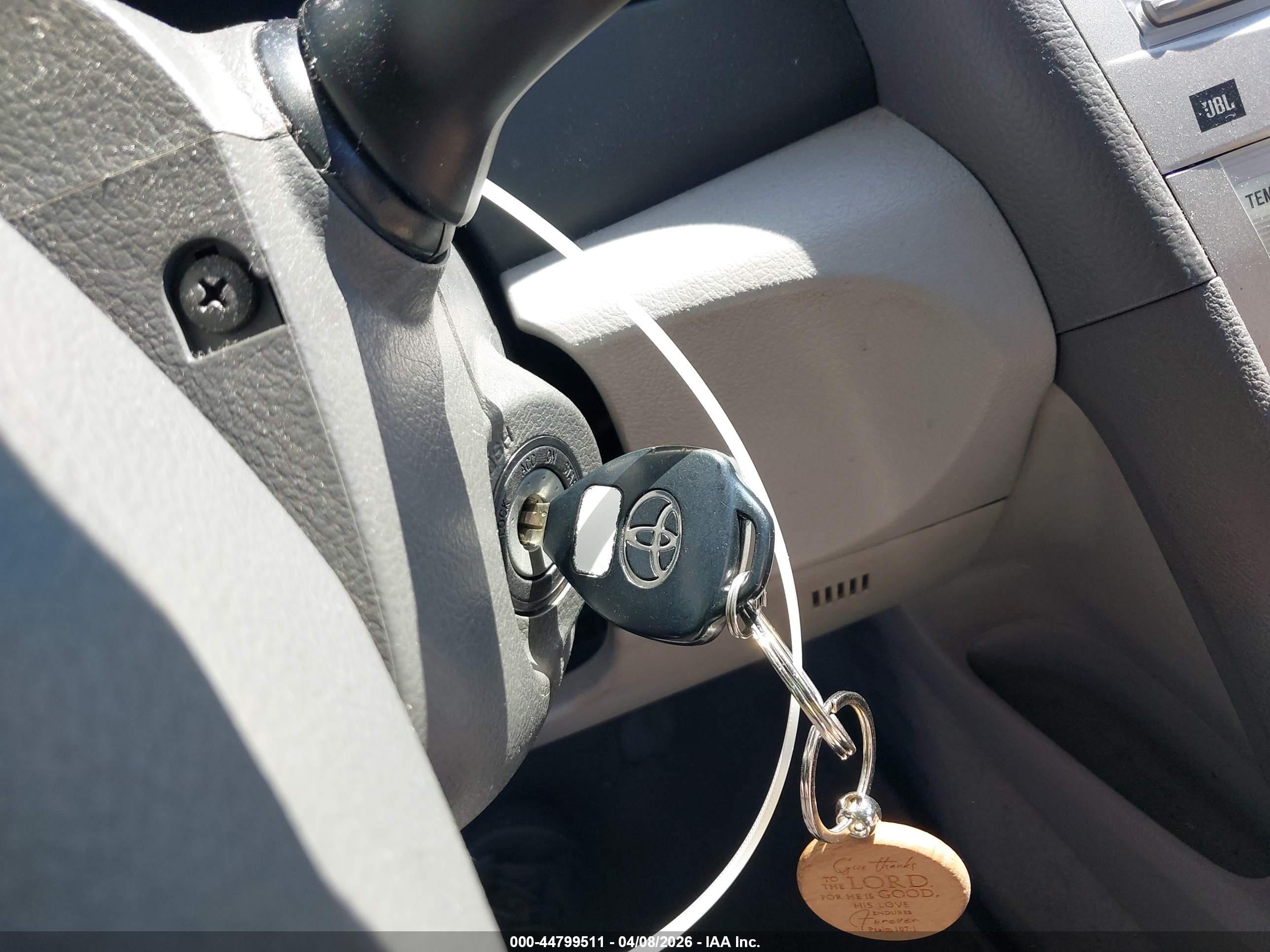 2011 Toyota Camry Xle Gold vin: 4T1BF3EK0BU640123