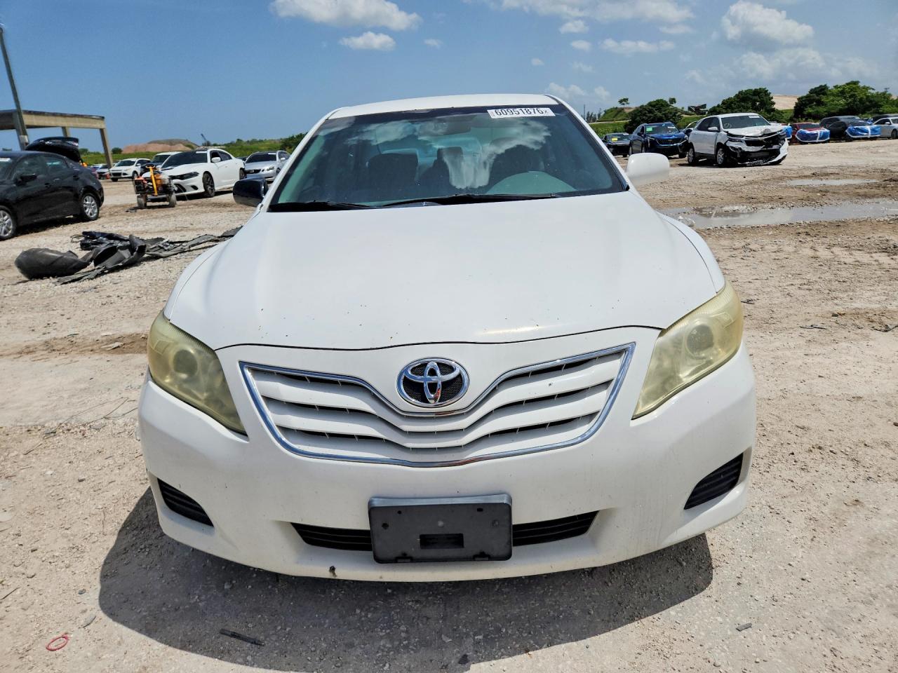 2011 Toyota Camry Le White vin: 4T1BF3EK0BU642356
