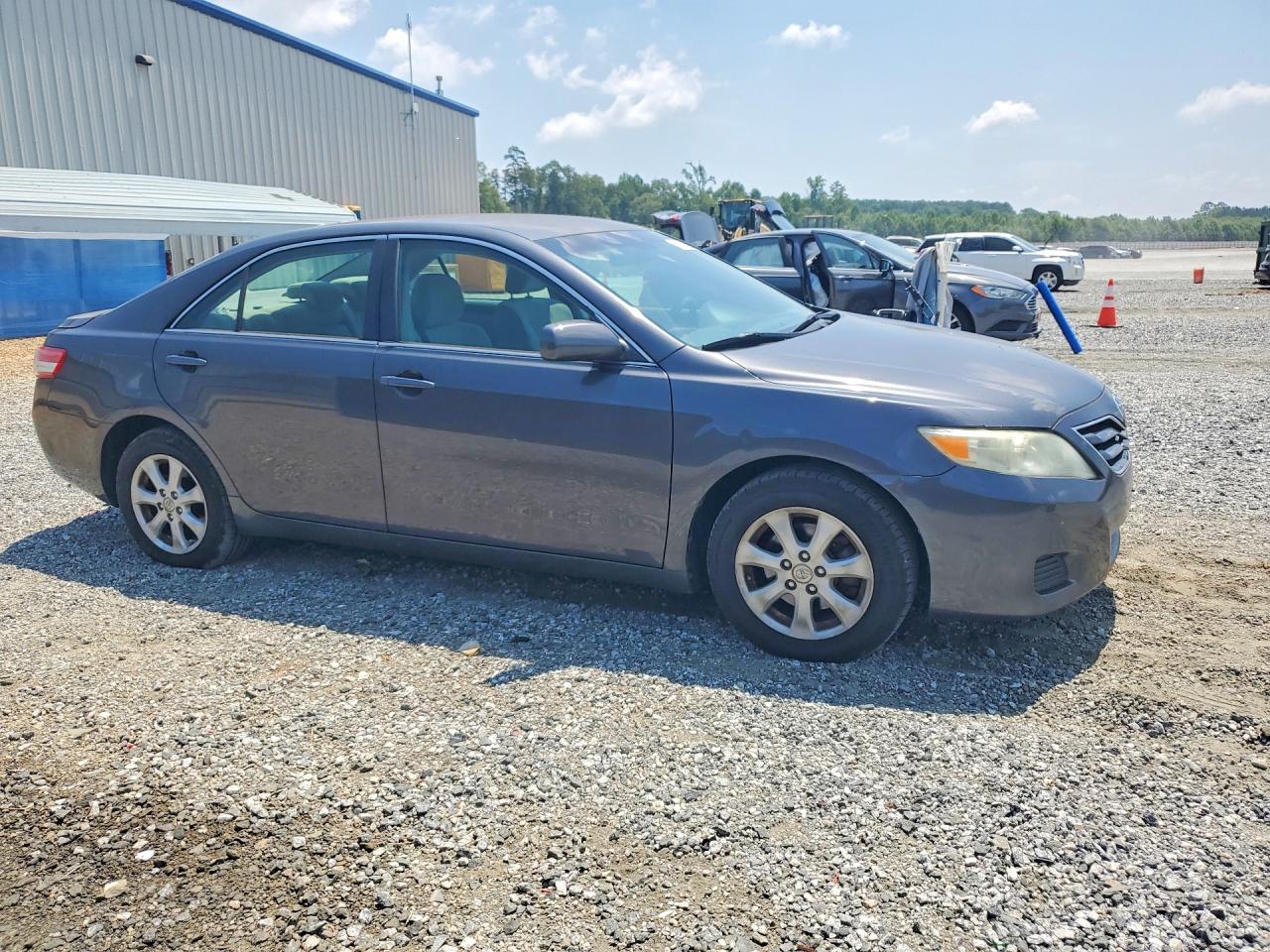 2011 Toyota Camry Le Gray vin: 4T1BF3EK0BU656712