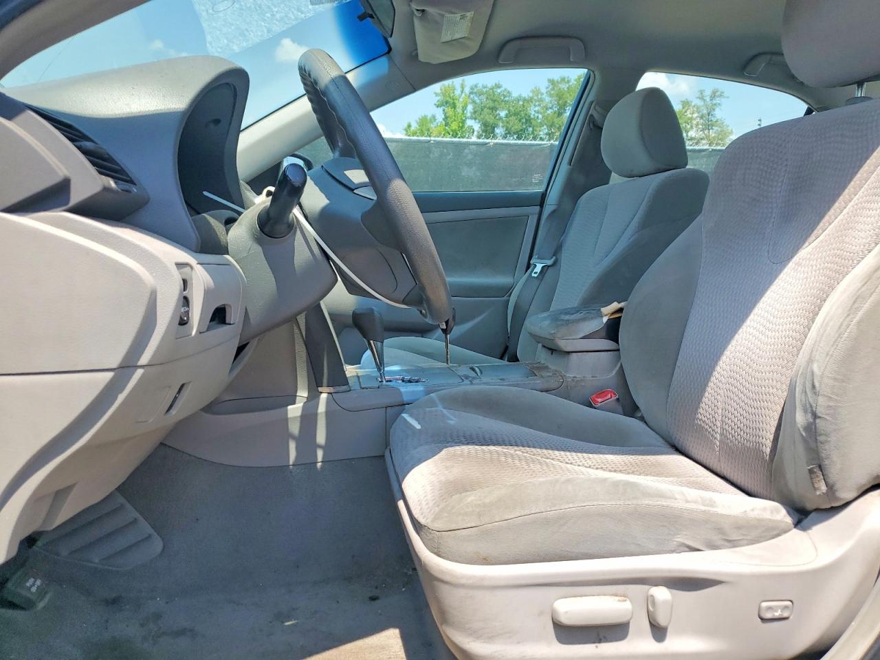 2011 Toyota Camry Le Gray vin: 4T1BF3EK0BU656712