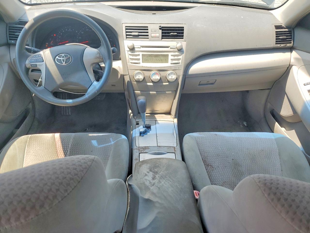 2011 Toyota Camry Le Gray vin: 4T1BF3EK0BU656712