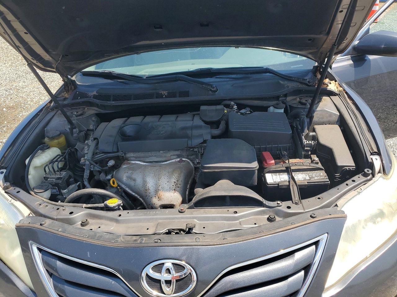 2011 Toyota Camry Le Gray vin: 4T1BF3EK0BU656712