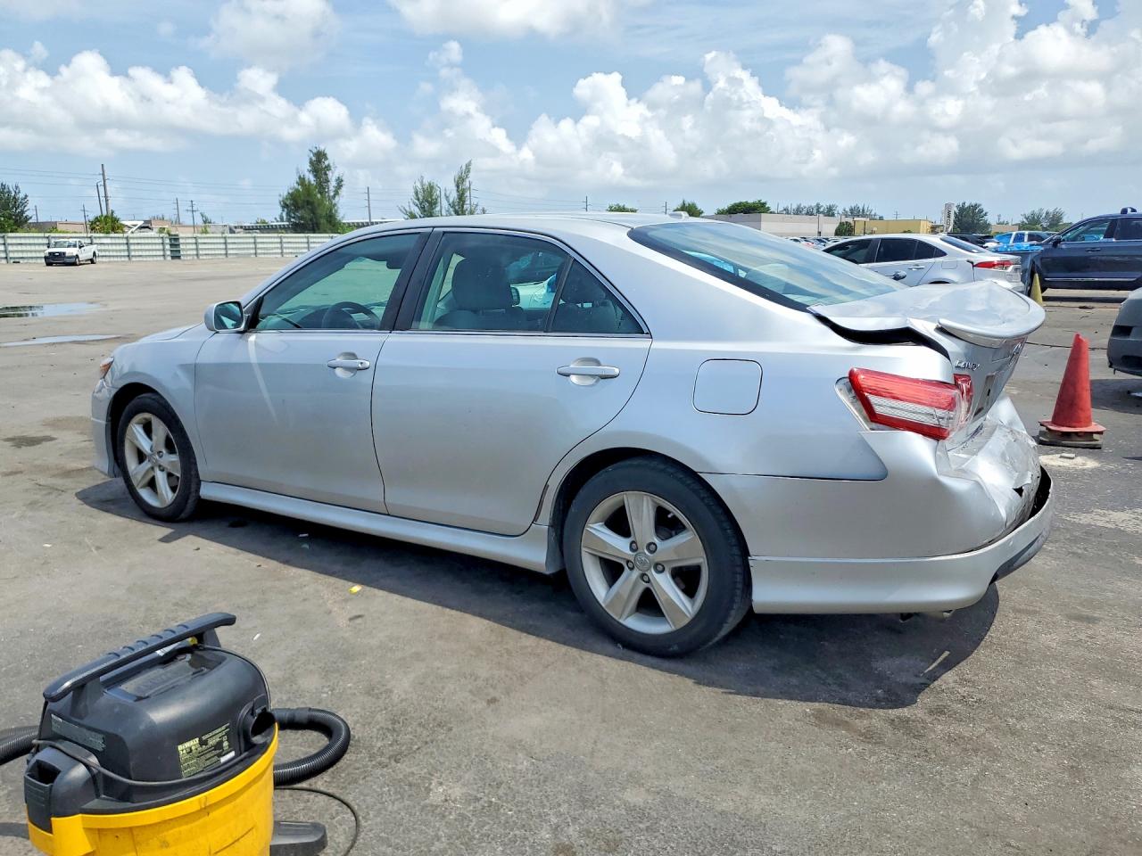 2011 Toyota Camry Se Серебряный vin: 4T1BF3EK0BU664132