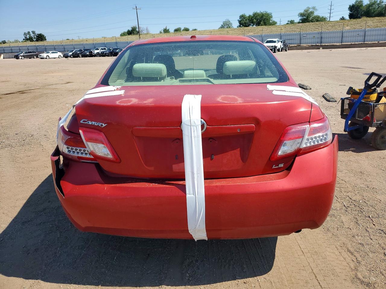 2011 Toyota Camry Le Red vin: 4T1BF3EK0BU665233