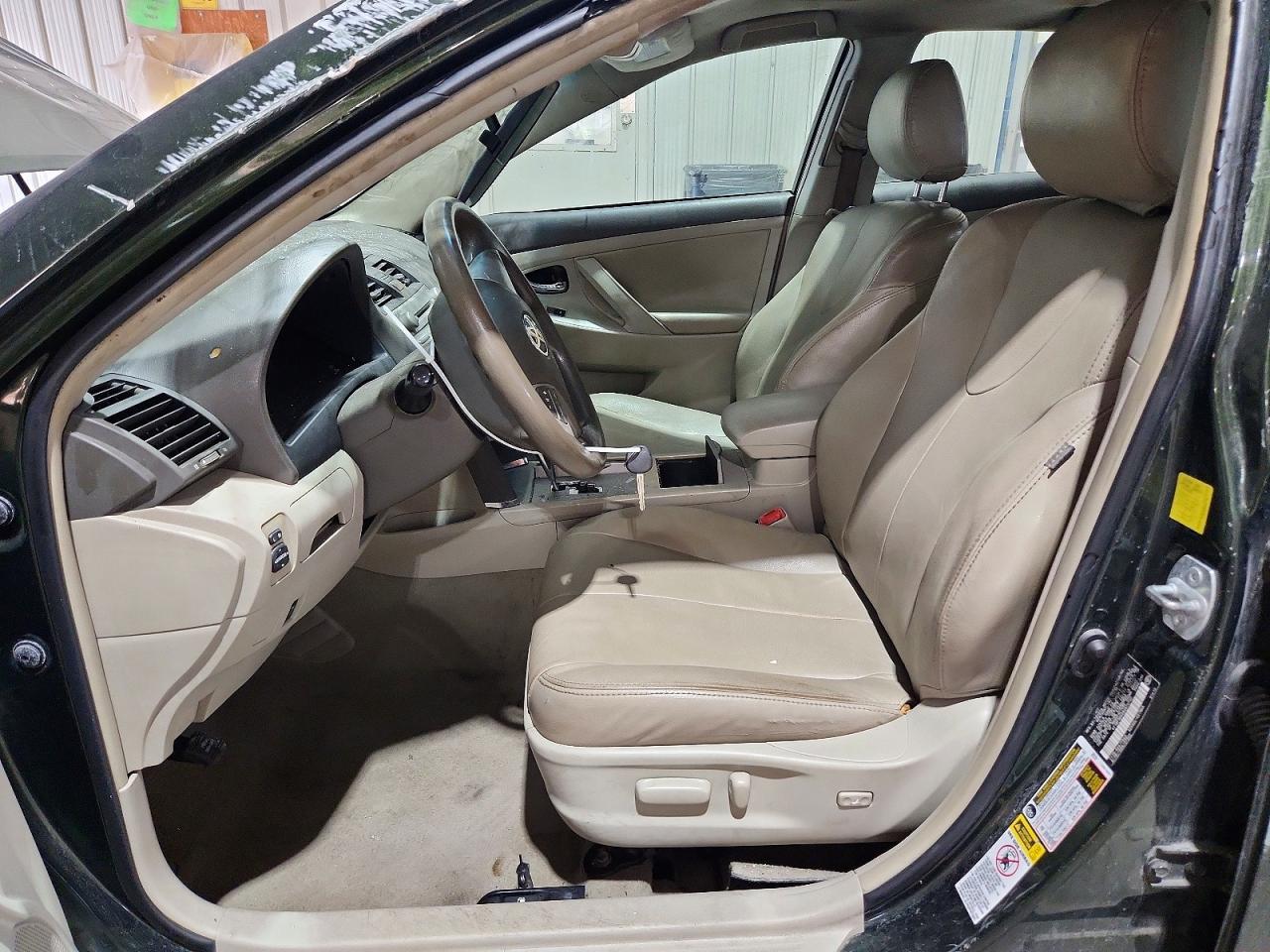 2011 Toyota Camry Le Green vin: 4T1BF3EK0BU672750