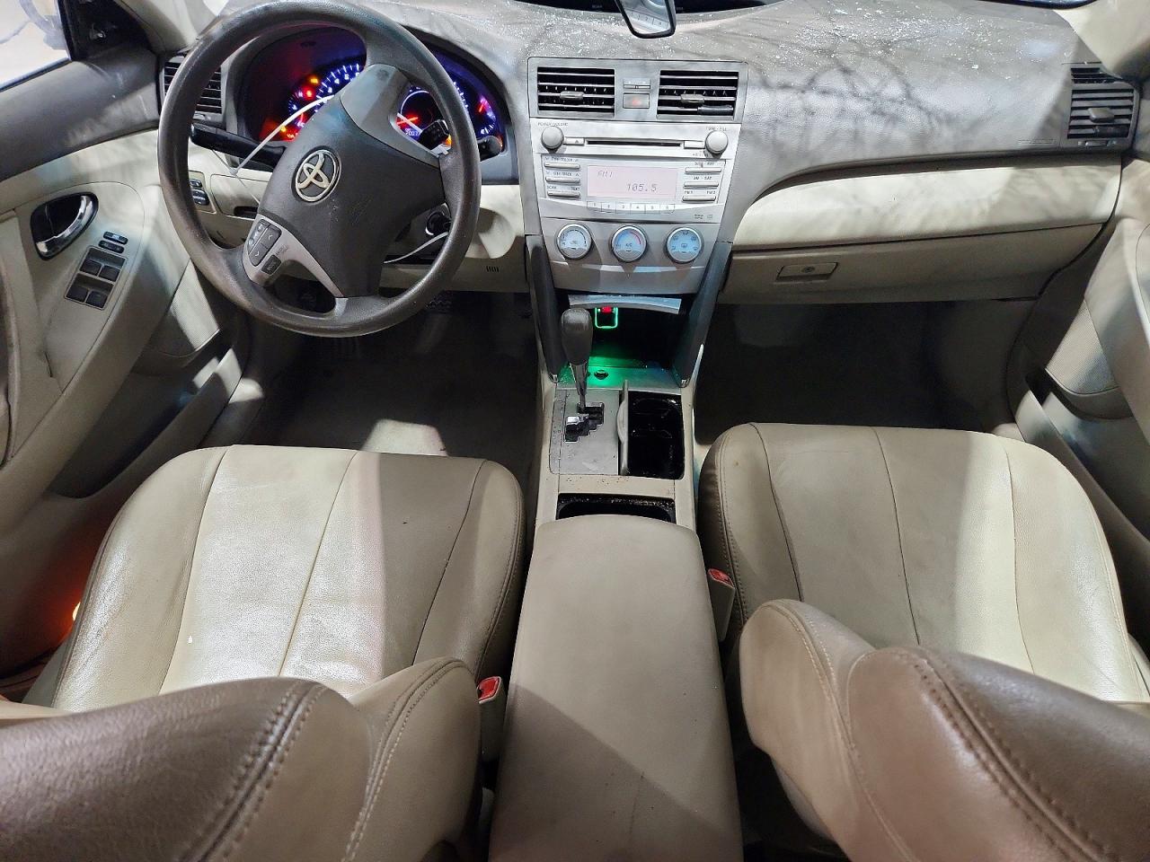 2011 Toyota Camry Le Green vin: 4T1BF3EK0BU672750